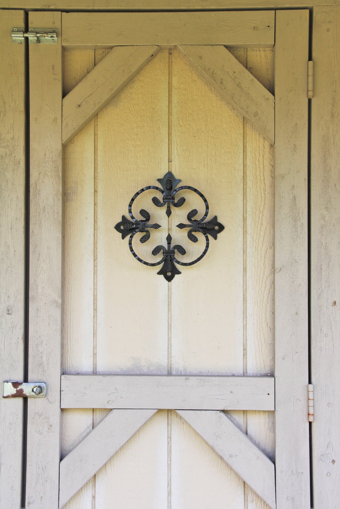 Small Bolognese Speak Easy / Window for Wood Doors or Gates
