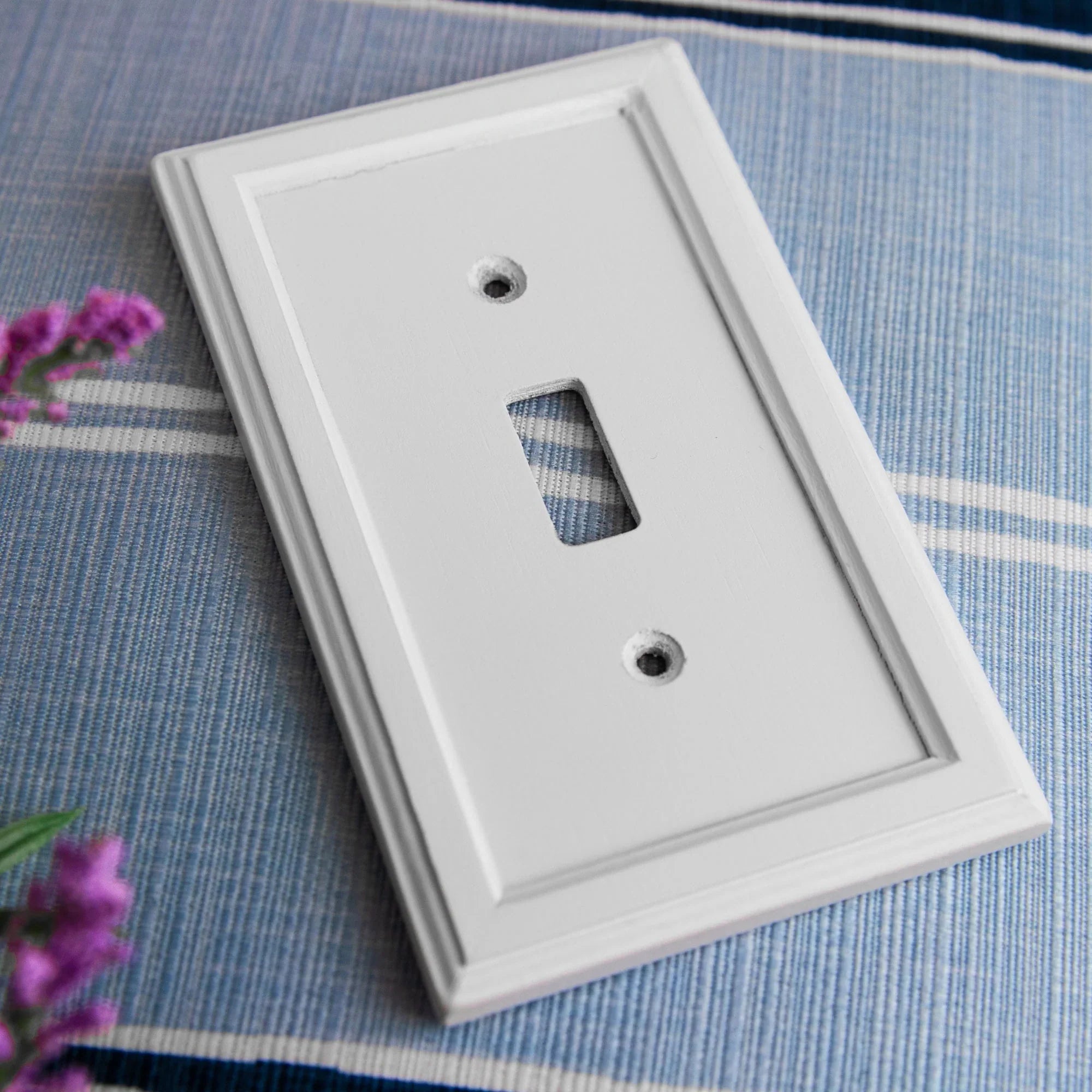 Elly White Wood - 4 Toggle Wallplate