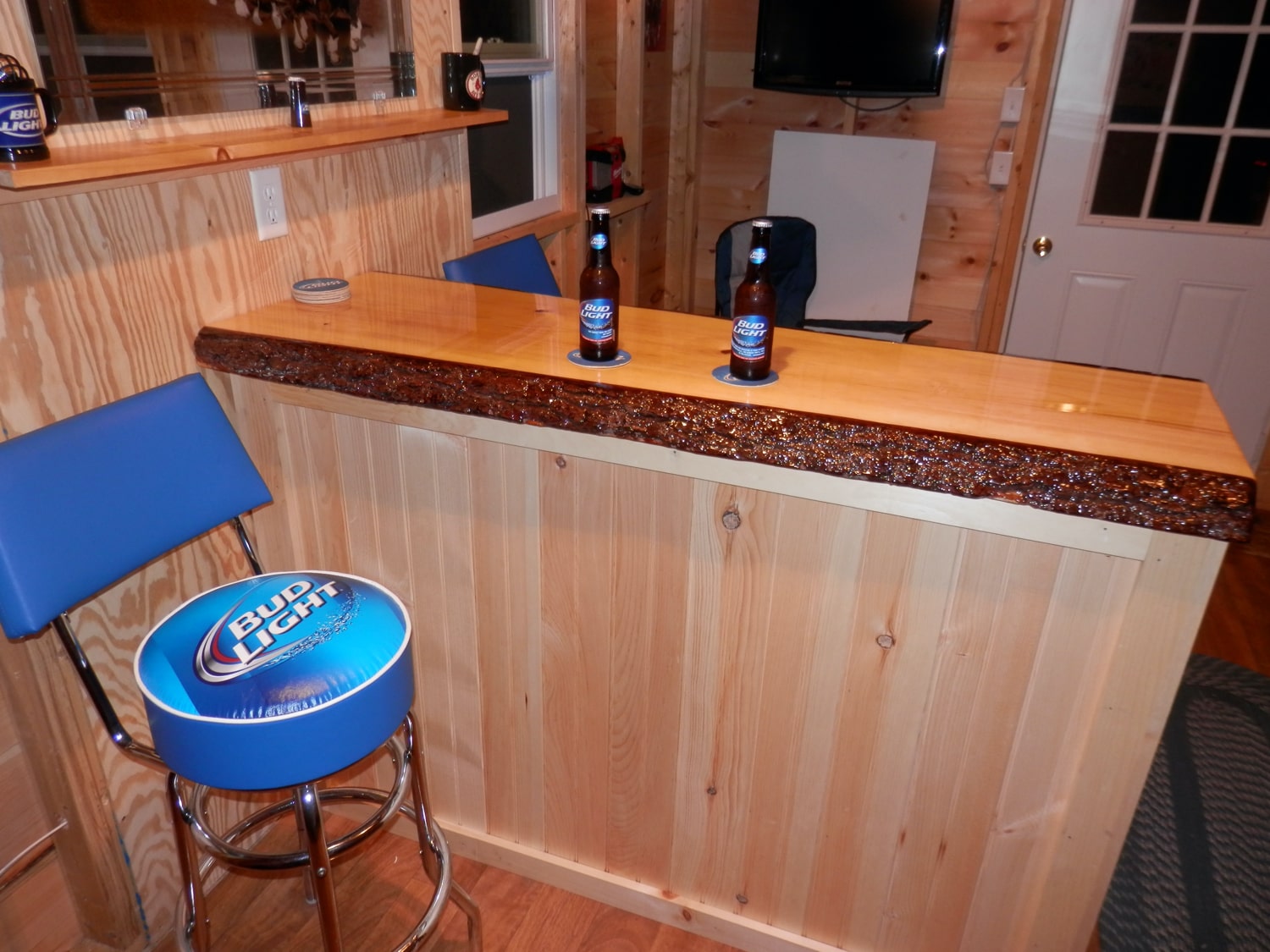 Bar Top and Table Top Clear Epoxy Resin 1 Quart