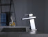 Grifo de baño de latón con una sola manija, cascada cromada, 3 luces LED y desagüe emergente de latón.