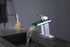 Grifo de baño de latón con una sola manija, cascada cromada, 3 luces LED y desagüe emergente de latón.