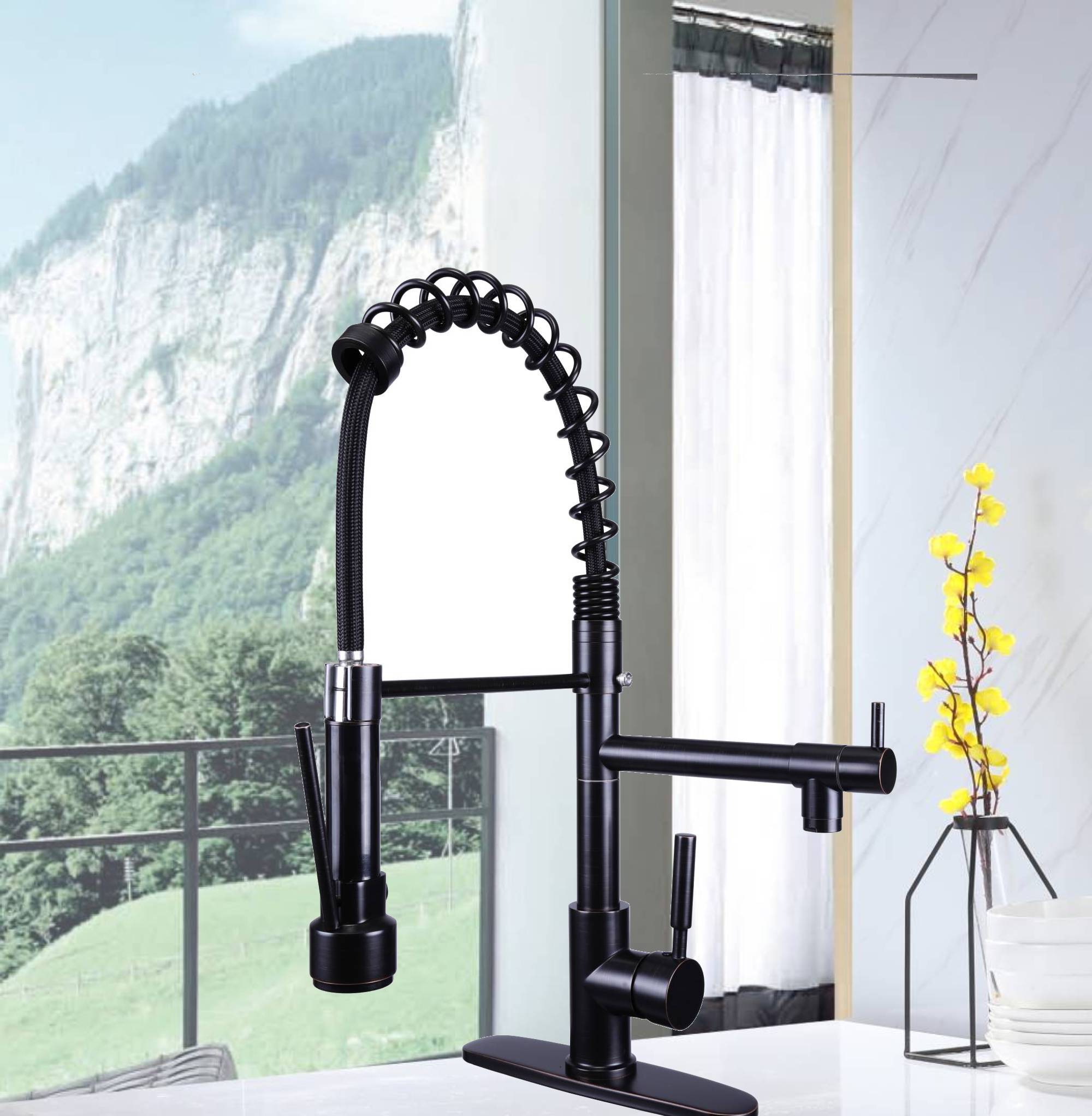 Grifo de cocina de arco alto de bronce al aceite y latón negro con rociador de metal desplegable con placa de cubierta