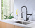 Grifo de cocina de arco alto de latón negro mate con rociador de metal desplegable con placa de cubierta y anillo de bloqueo