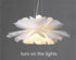 Lámpara colgante de techo LED moderna con forma de flor para sala de estar