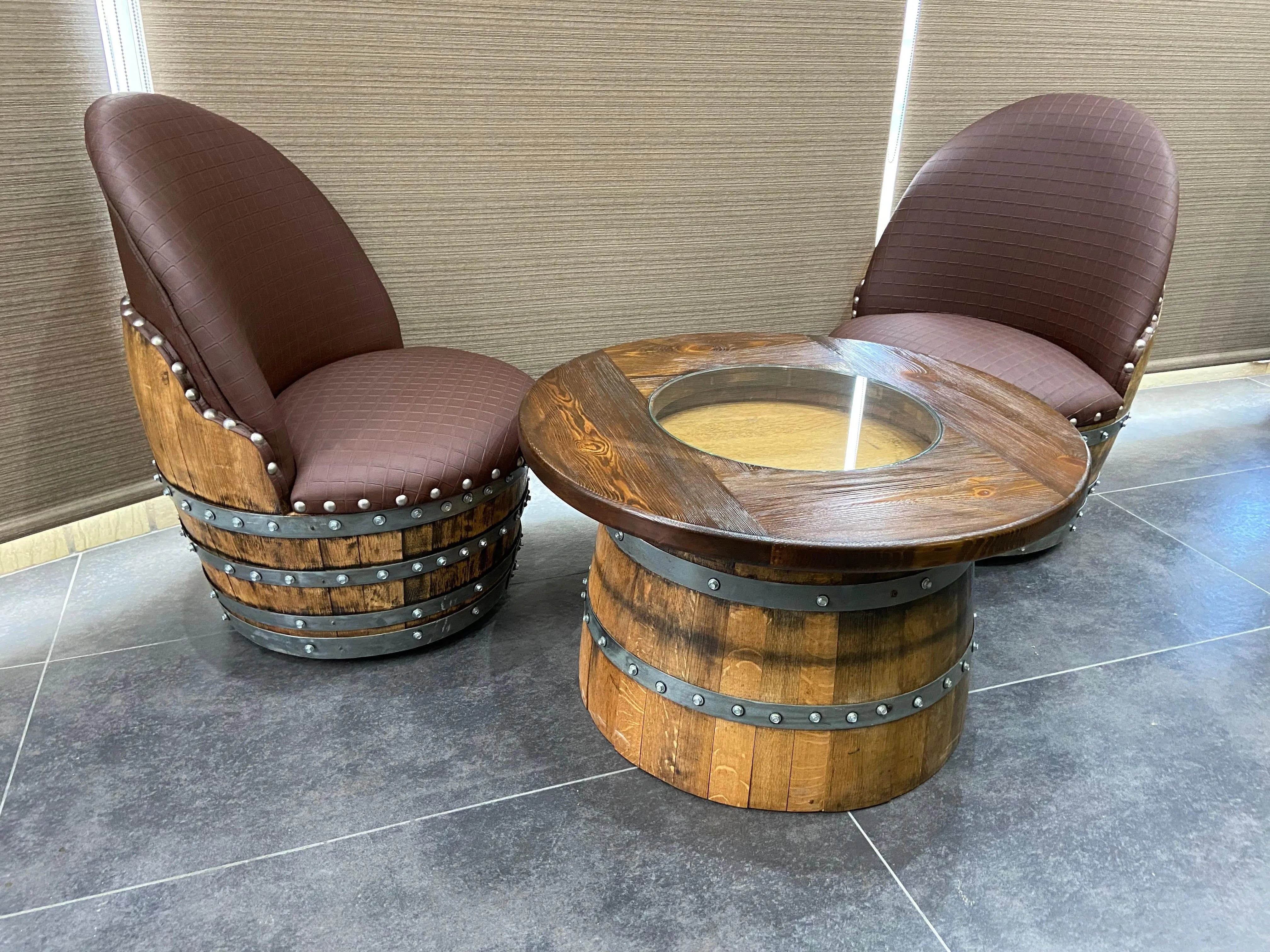 Juego de mesa de centro redonda con forma de barril de vino y 2 sillas - Muebles rústicos de barril de whisky - Roble macizo hecho a mano - Envío gratuito