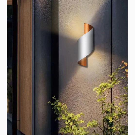Lámpara de pared creativa de aluminio para exteriores, impermeable, de color blanco y negro, para patio