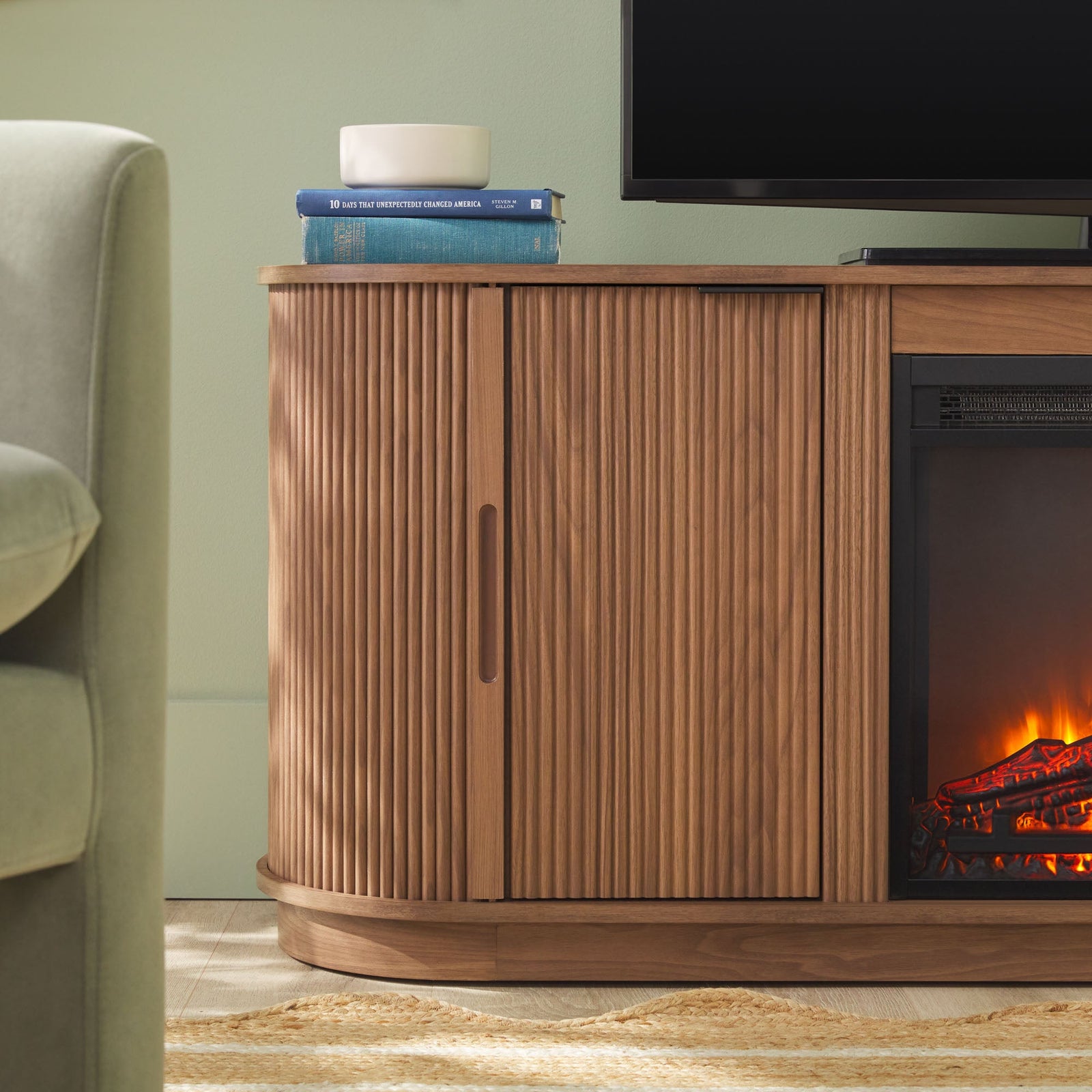 Mueble de TV con chimenea de caña escandinava moderna Chloe en 2 tamaños
