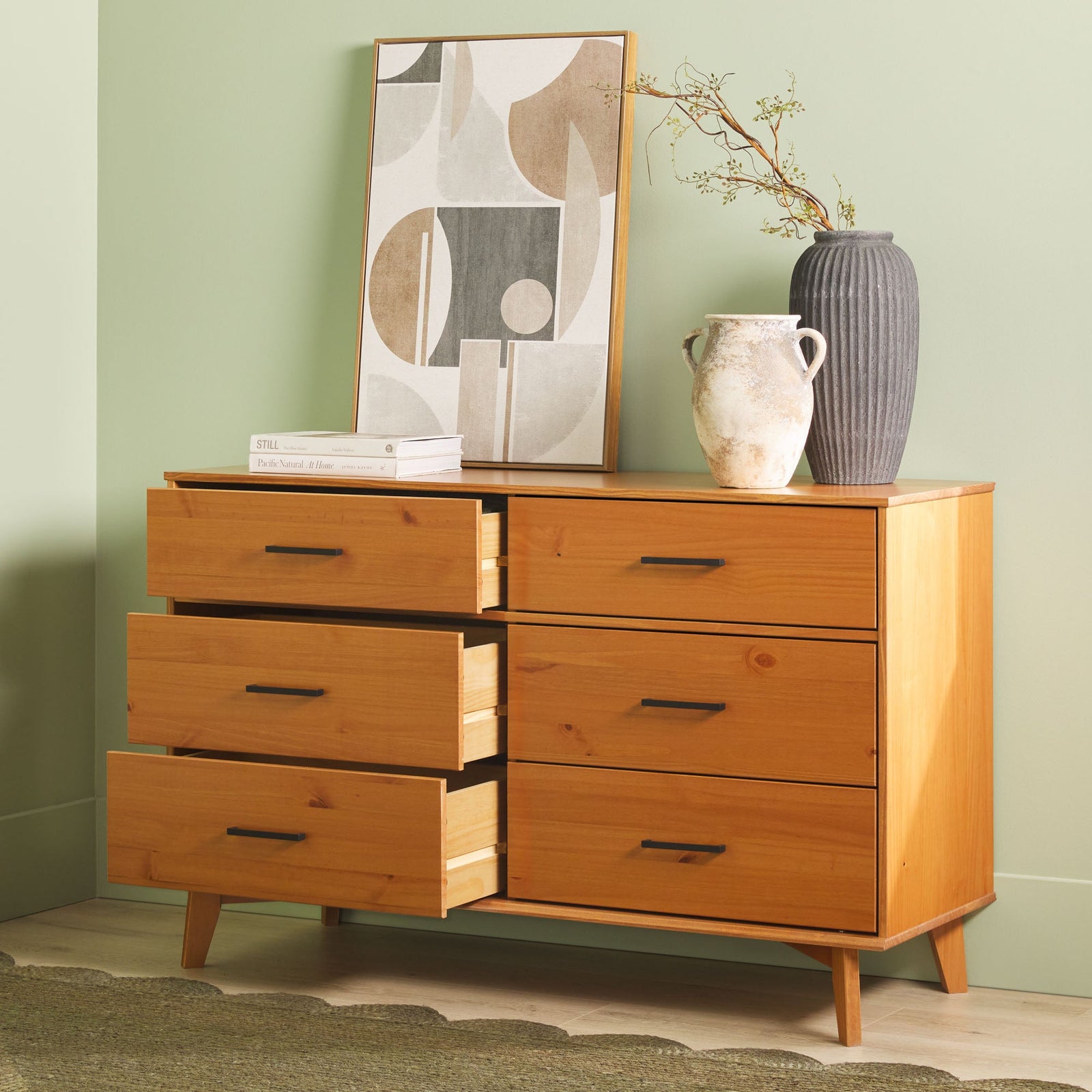 Cómoda moderna Sloane de madera maciza con 6 cajones y tiradores de metal