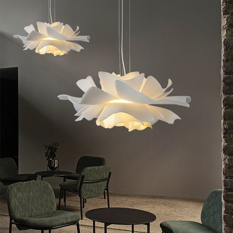Modern LED Ceiling Pendant Light in the Shape of Flower for Living Room