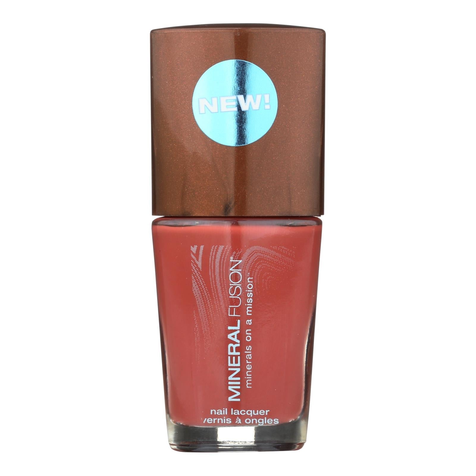 Esmalte de uñas Mineral Fusion en Desert Sand, 0.33 oz