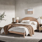 Cama Elias de madera maciza con cabecero arqueado