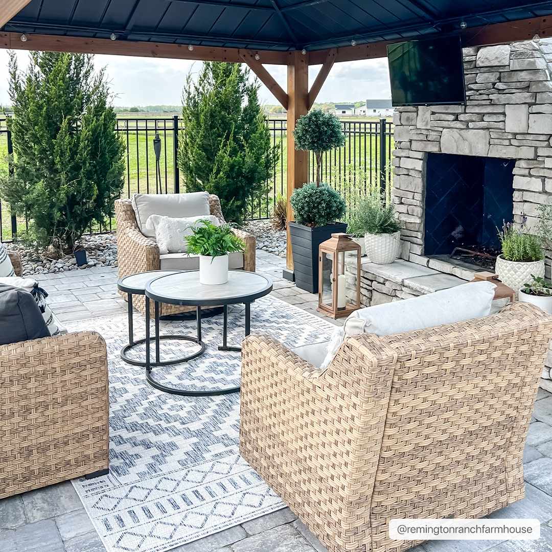 Armenia Indoor & Outdoor Rug Area Rug - Clearance