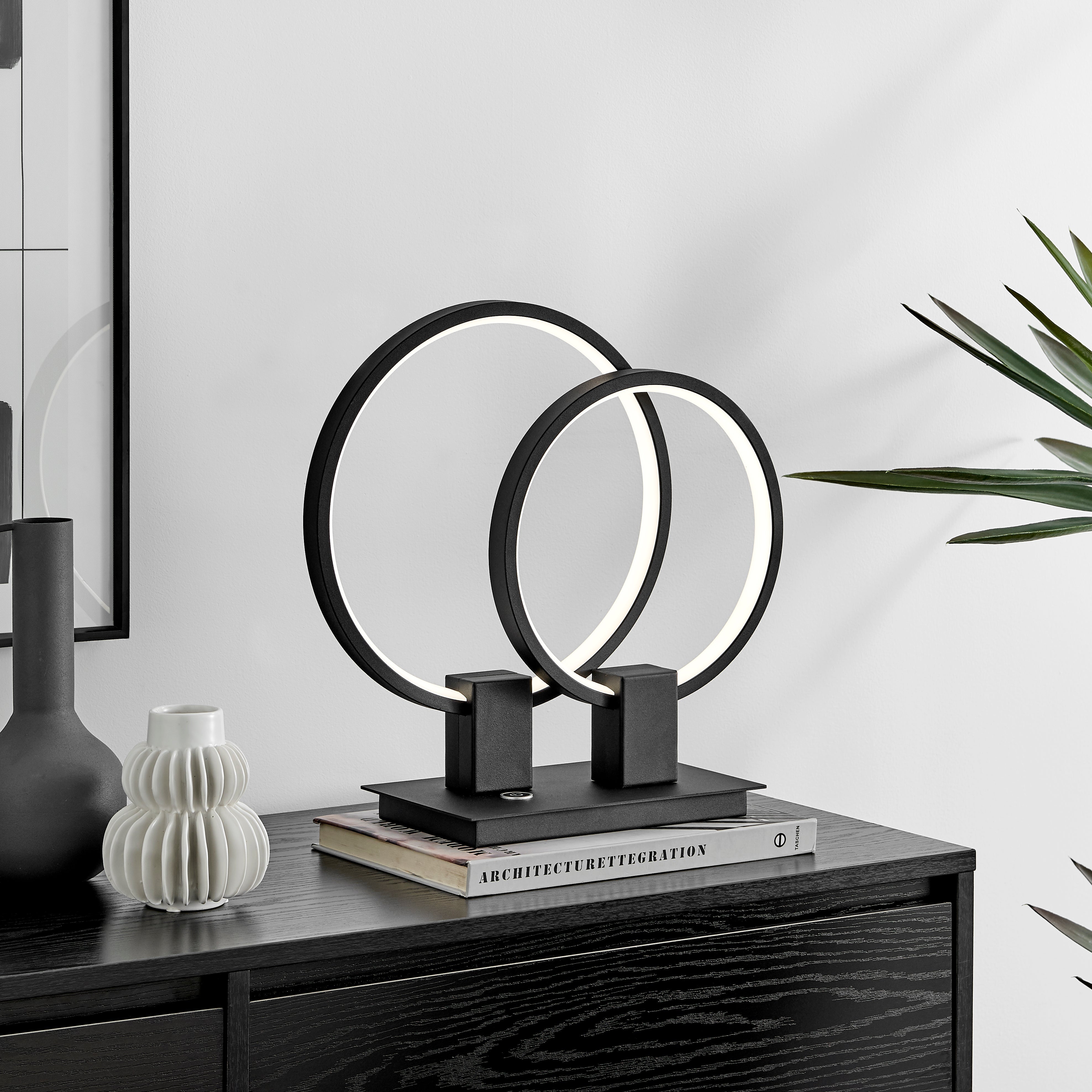 Lámpara de mesa LED corta Hong Kong // Negro mate
