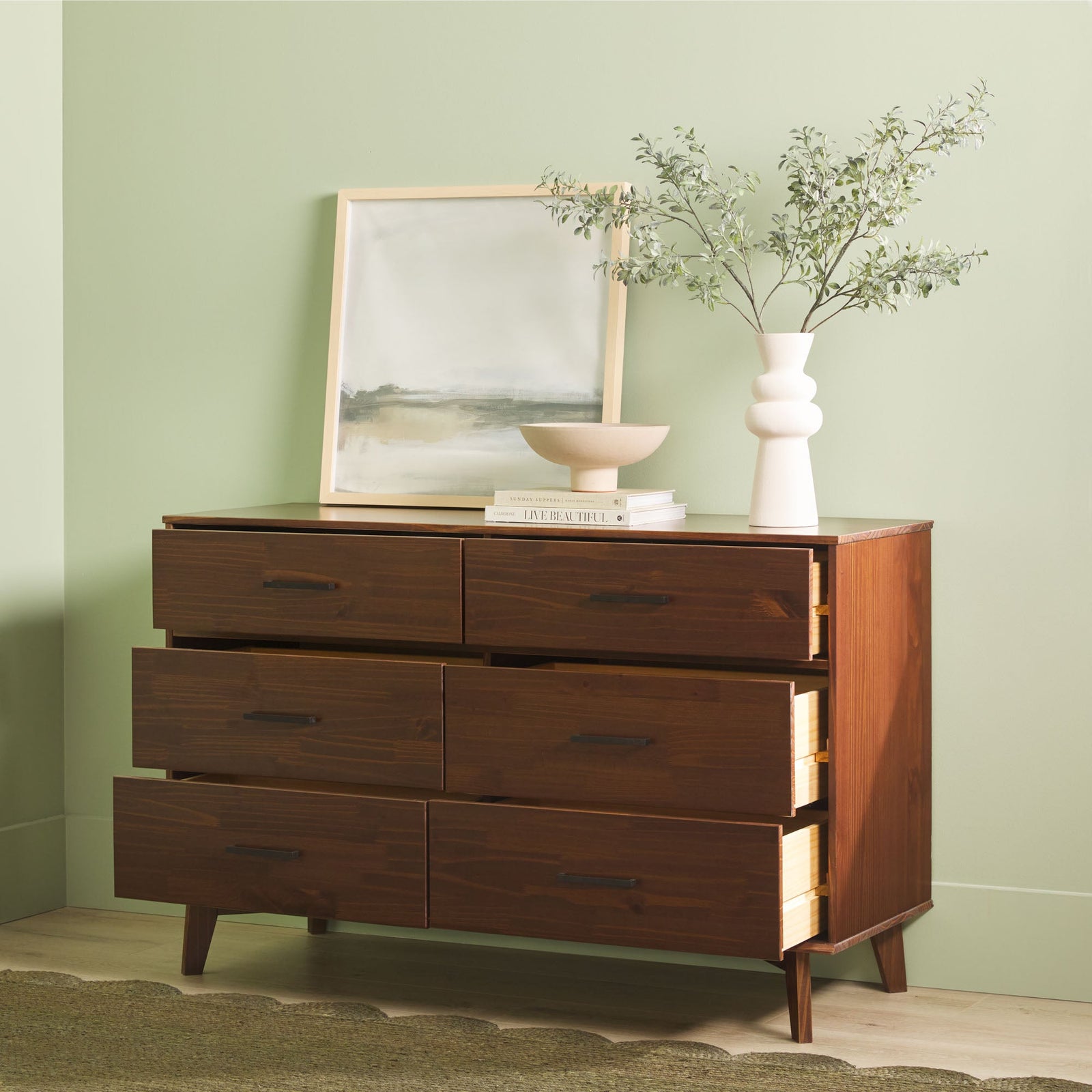 Cómoda moderna Sloane de madera maciza con 6 cajones y tiradores de metal