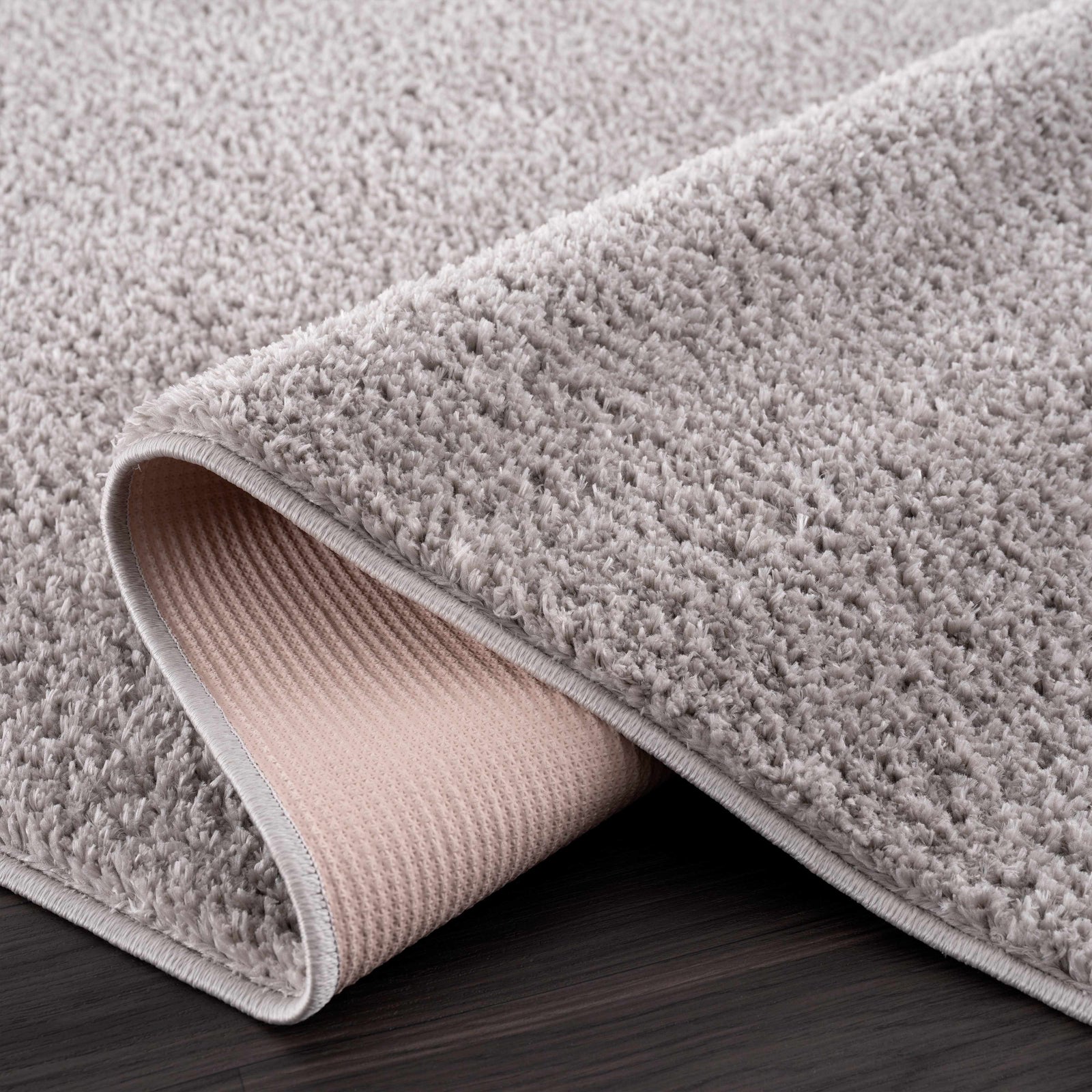 Alfombra peluda lavable Judy de color gris liso