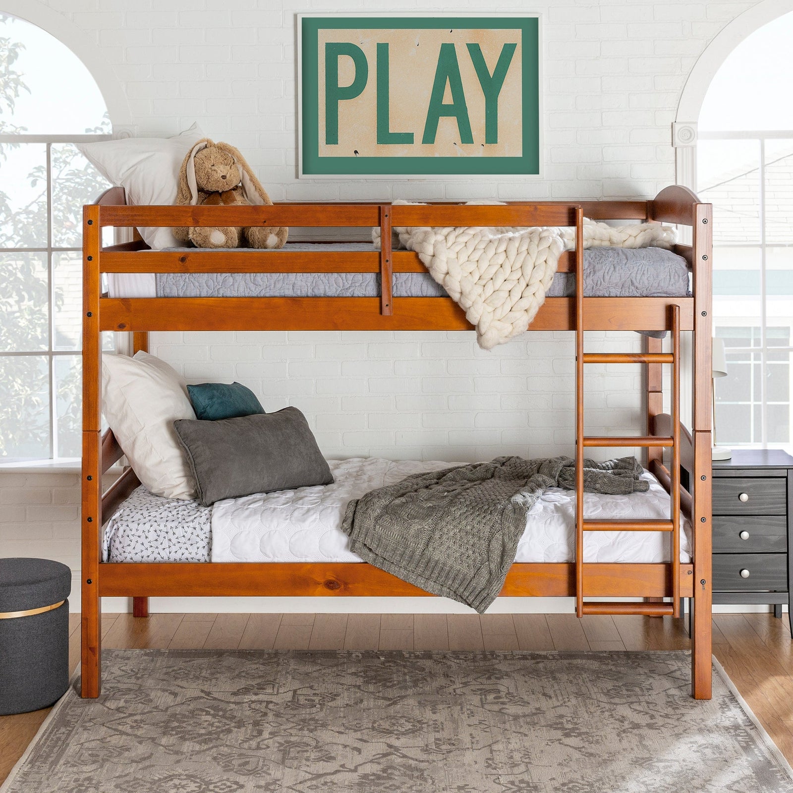 Cama litera de madera maciza Carolina de estilo transicional con dos camas individuales