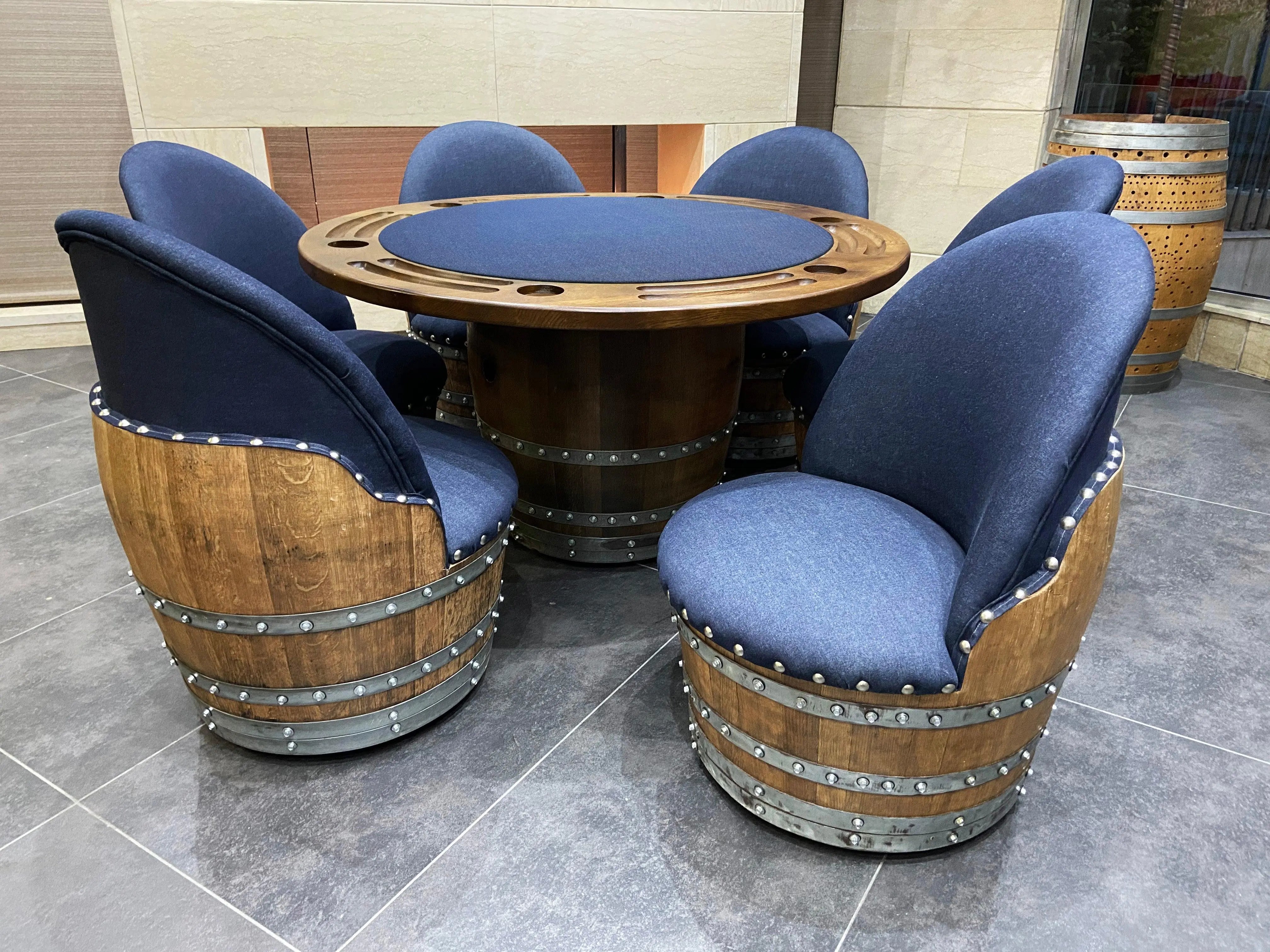 Juego de póker de barril de vino azul marino oscuro con tablero extraíble - Mesa de juego y silla de barril - Mesa de barril de vino para comer y póker