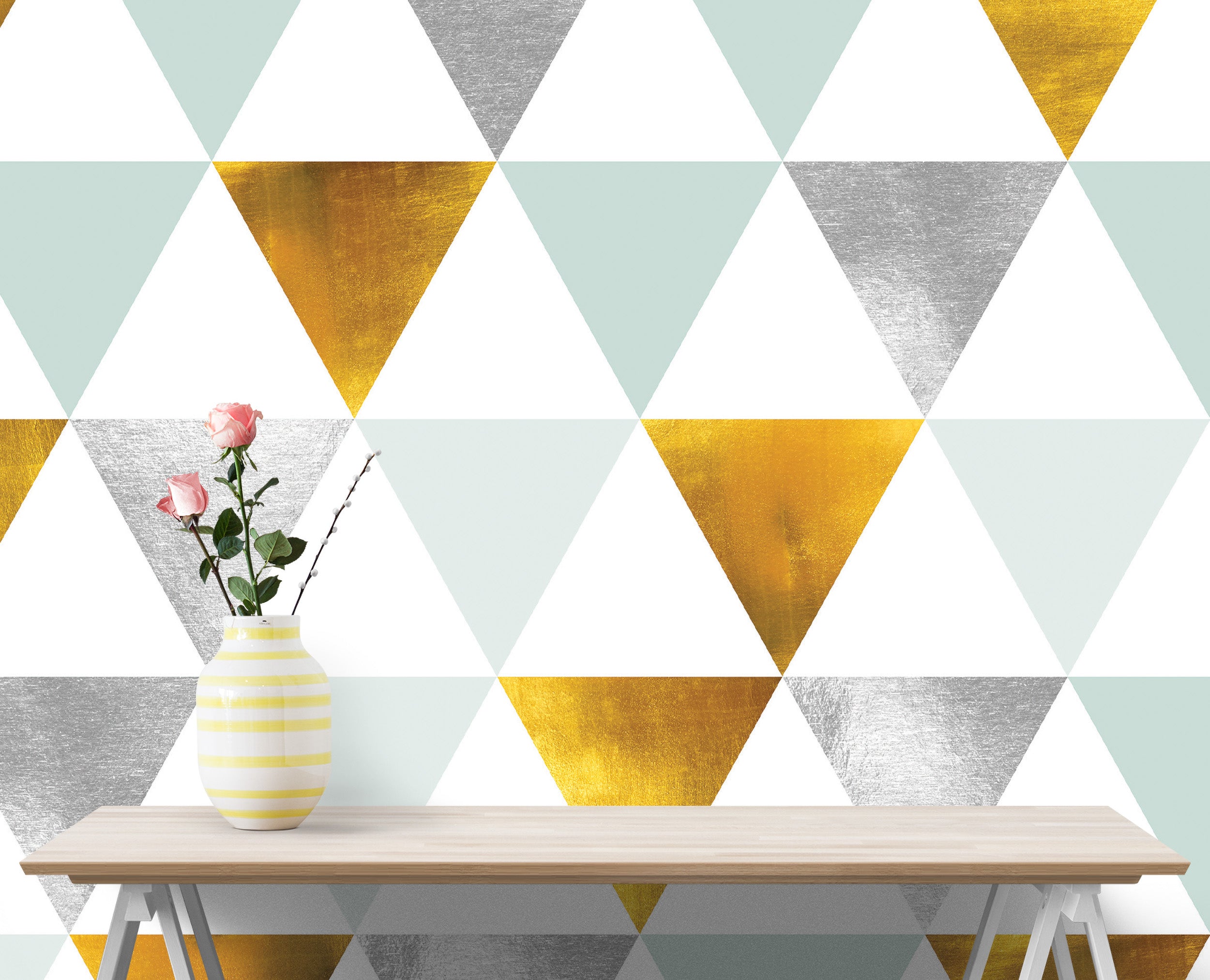 Mural de pared con diseño abstracto geométrico de triángulos. Diseño en colores dorado, plateado, verde azulado, turquesa y blanco. N.º 6306