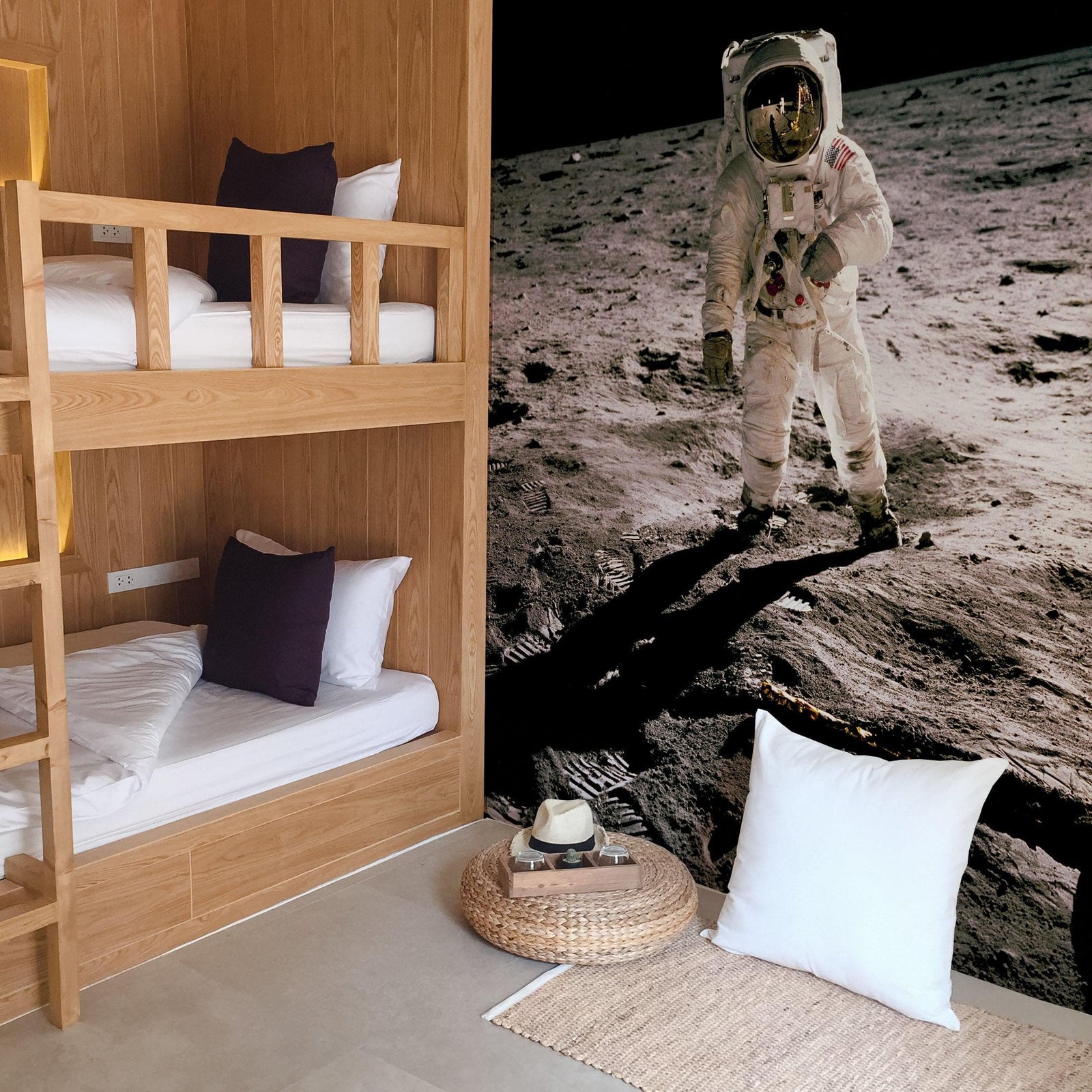 Mural de pared de astronauta en la luna. Decoración con temática espacial. #6317