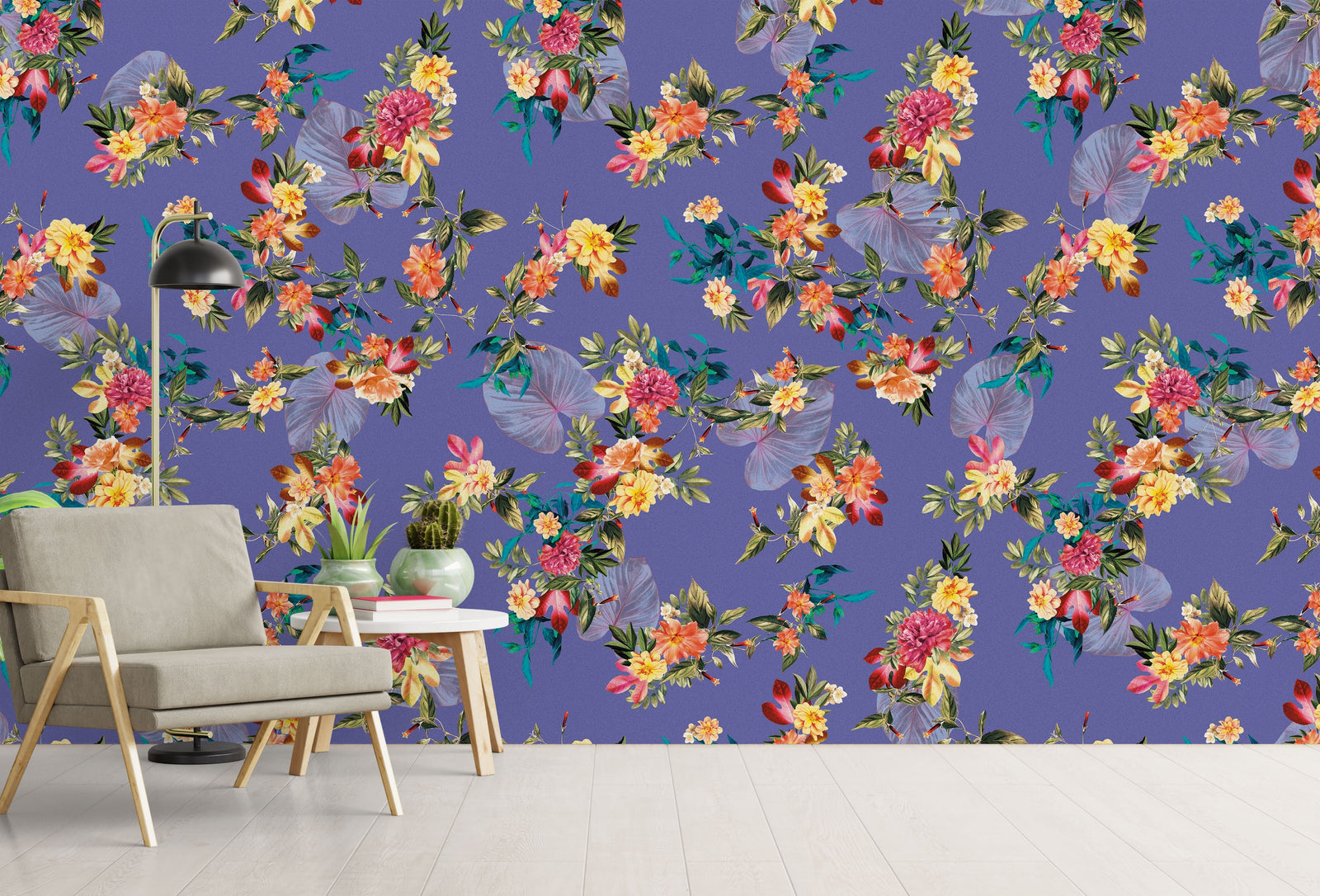 Mural de pared con flores tropicales. Flores botánicas del paraíso y hojas de color violeta muy peri. #6376