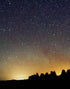 Mural de pared con estrellas de la Vía Láctea. Noche estrellada sobre el Parque Nacional Monumento de la Torre del Diablo. #6416