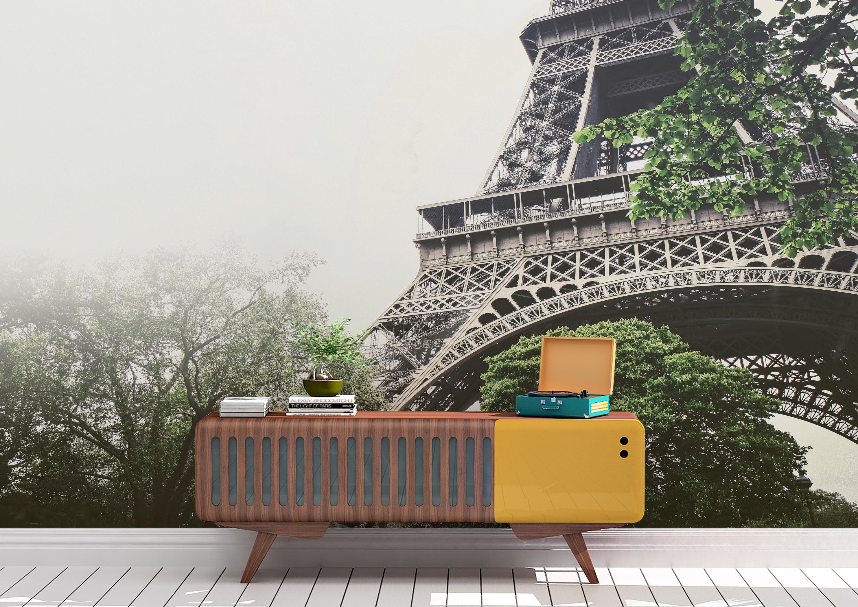 Mural de papel tapiz de la Torre Eiffel despegable y adherible. Vista en ángulo bajo de la Torre Eiffel, París, Francia, decoración de estilo vintage europeo. N.º 6427