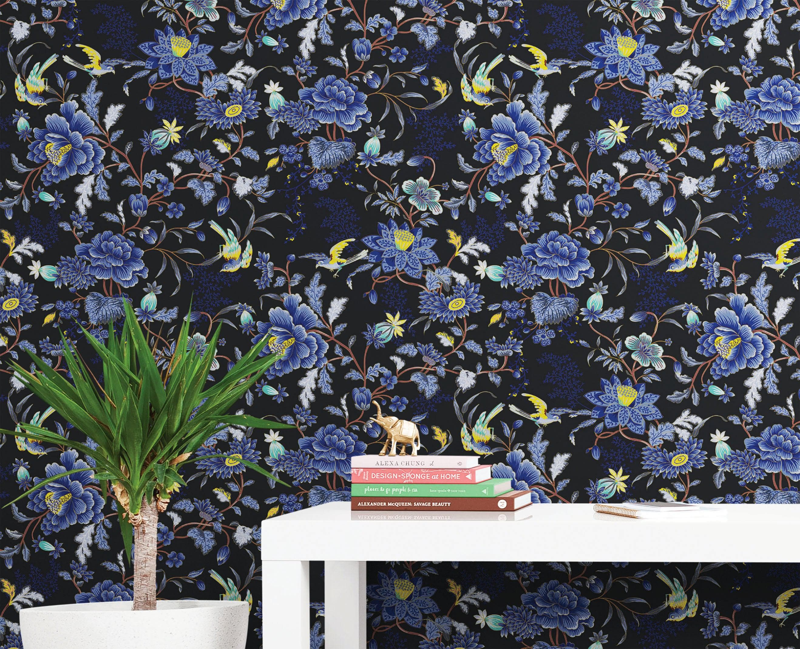 Mural de pared con estampado de flores en color azul y negro. Papel tapiz autoadhesivo con motivos florales botánicos tropicales. N.º 6437