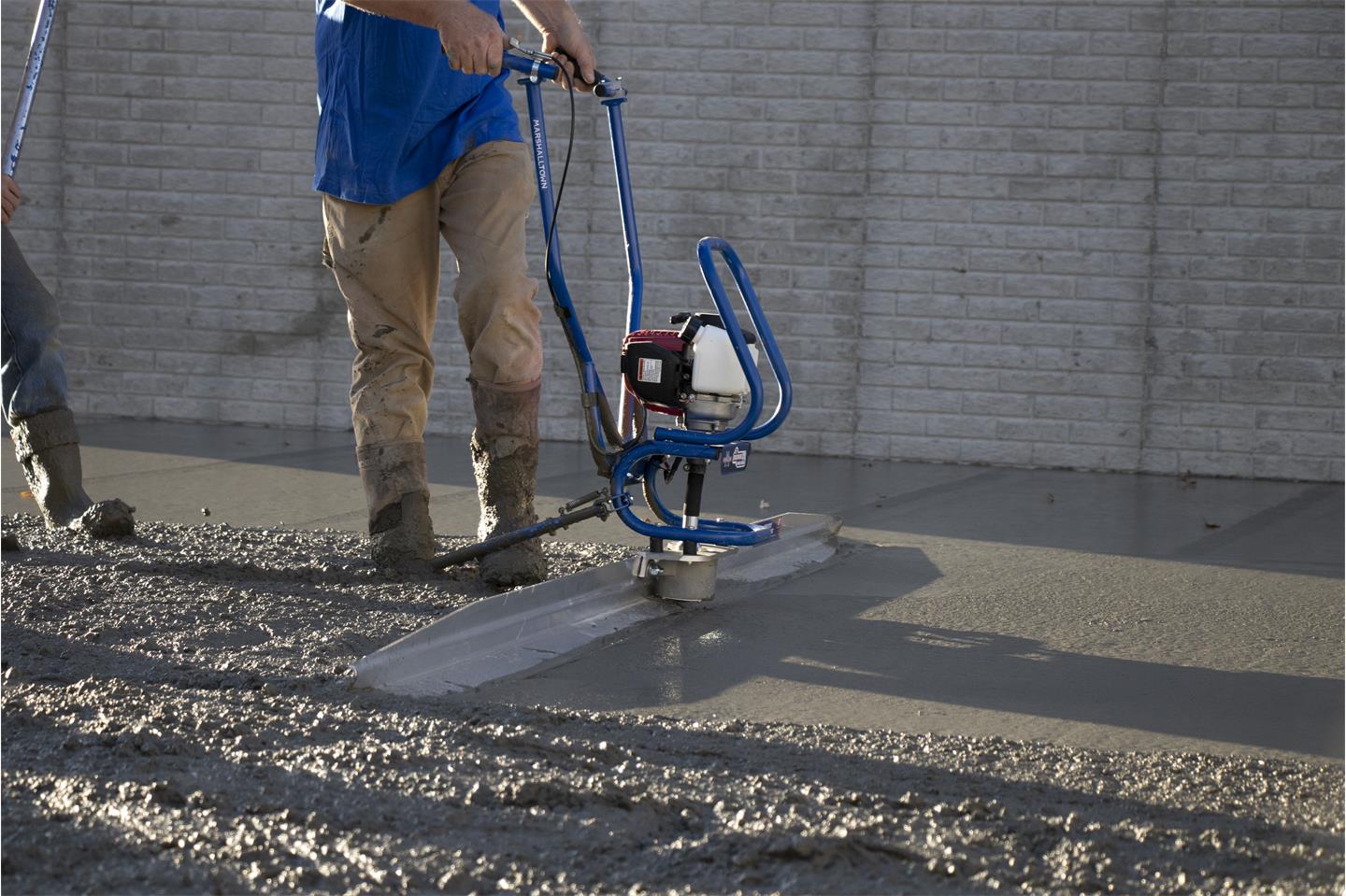 Marshalltown SW200H Concrete Power Screed - Shockwave 2.0