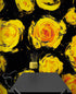 Mural de pared autoadhesivo con papel tapiz de flores. Flores amarillas sobre fondo negro. #6499 