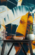 Mural de pared abstracto con follaje de hojas tropicales. Patrones de colores oscuros. N.º 6479