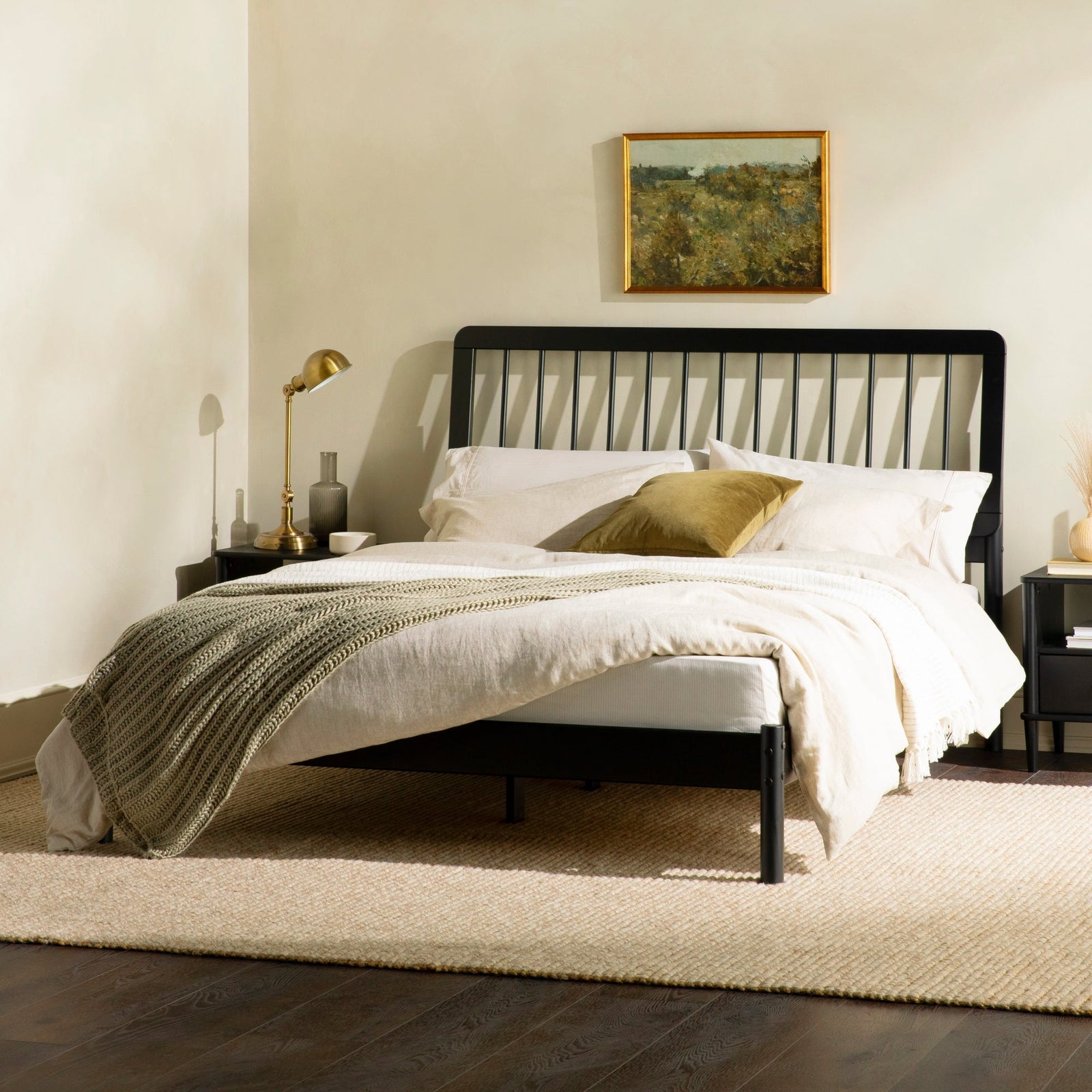 Cama de madera maciza con estructura de husillo de estilo moderno de mediados de siglo