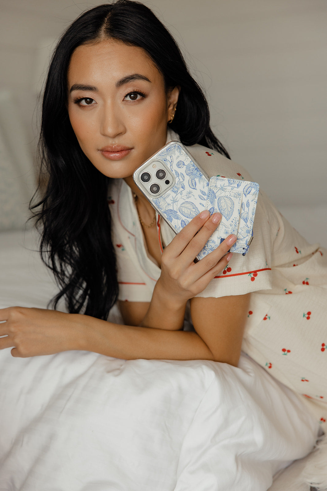 Blue Willow Magnetic Phone Case