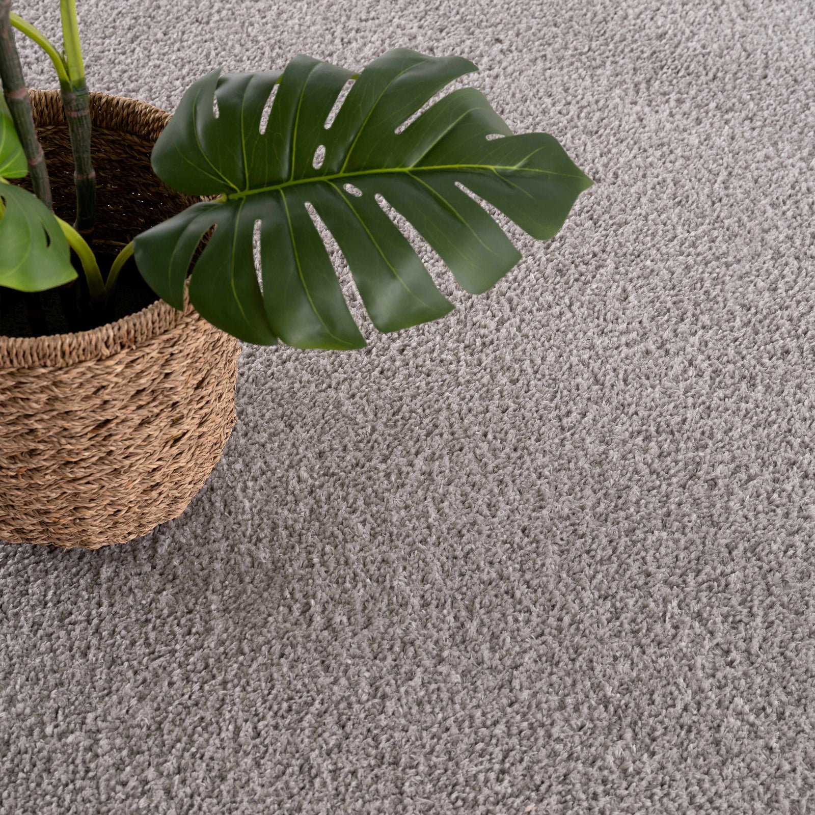 Alfombra peluda lavable Judy de color gris liso