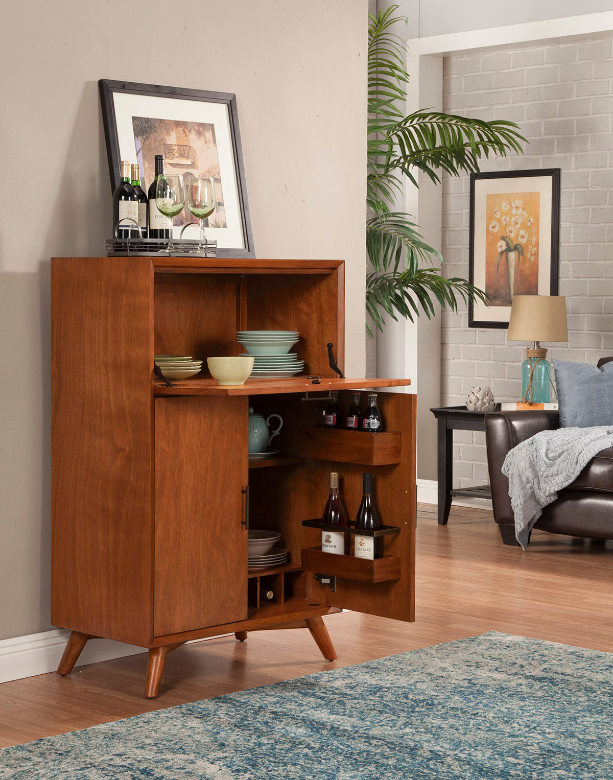 Mueble bar grande Flynn, castaño