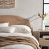 Cama Elias de madera maciza con cabecero arqueado