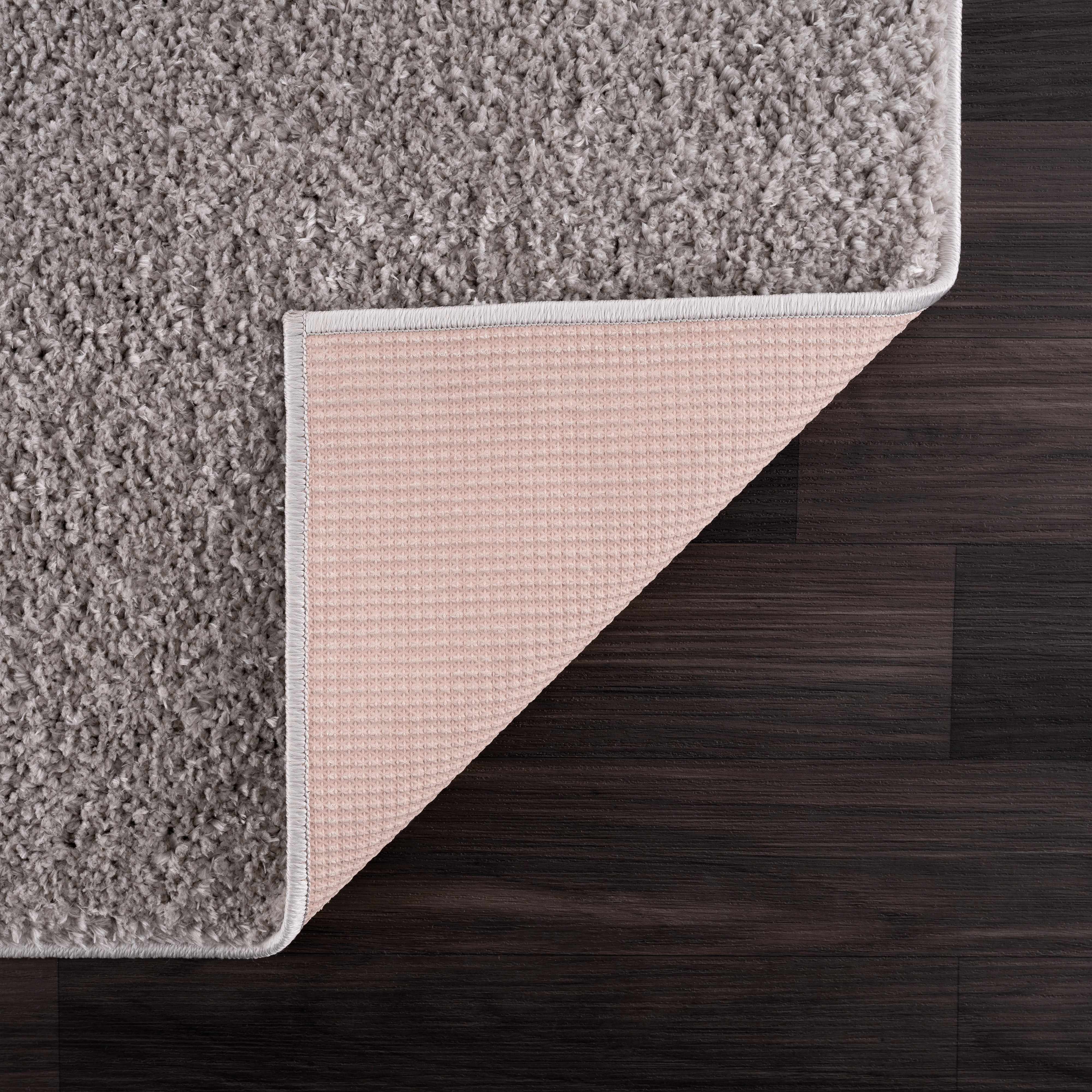 Alfombra peluda lavable Judy de color gris liso