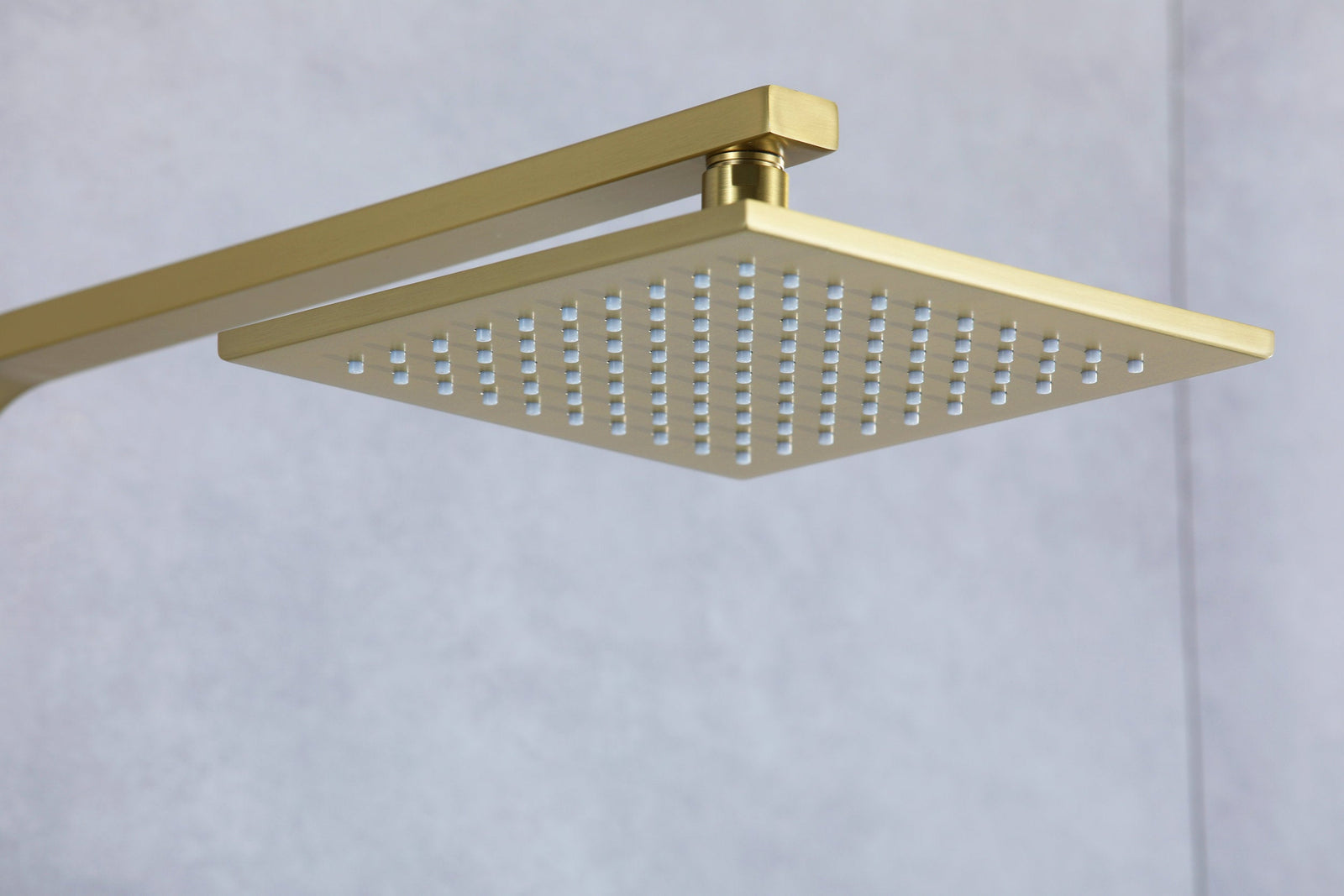 Lujoso juego de ducha termostático de pared con efecto lluvia, en dorado cepillado o negro mate, con caño de bañera