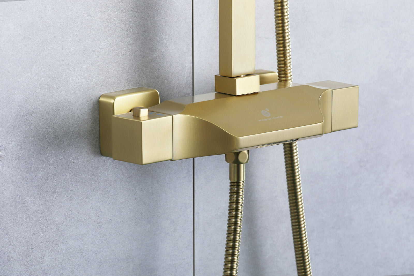 Lujoso juego de ducha termostático de pared con efecto lluvia, en dorado cepillado o negro mate, con caño de bañera
