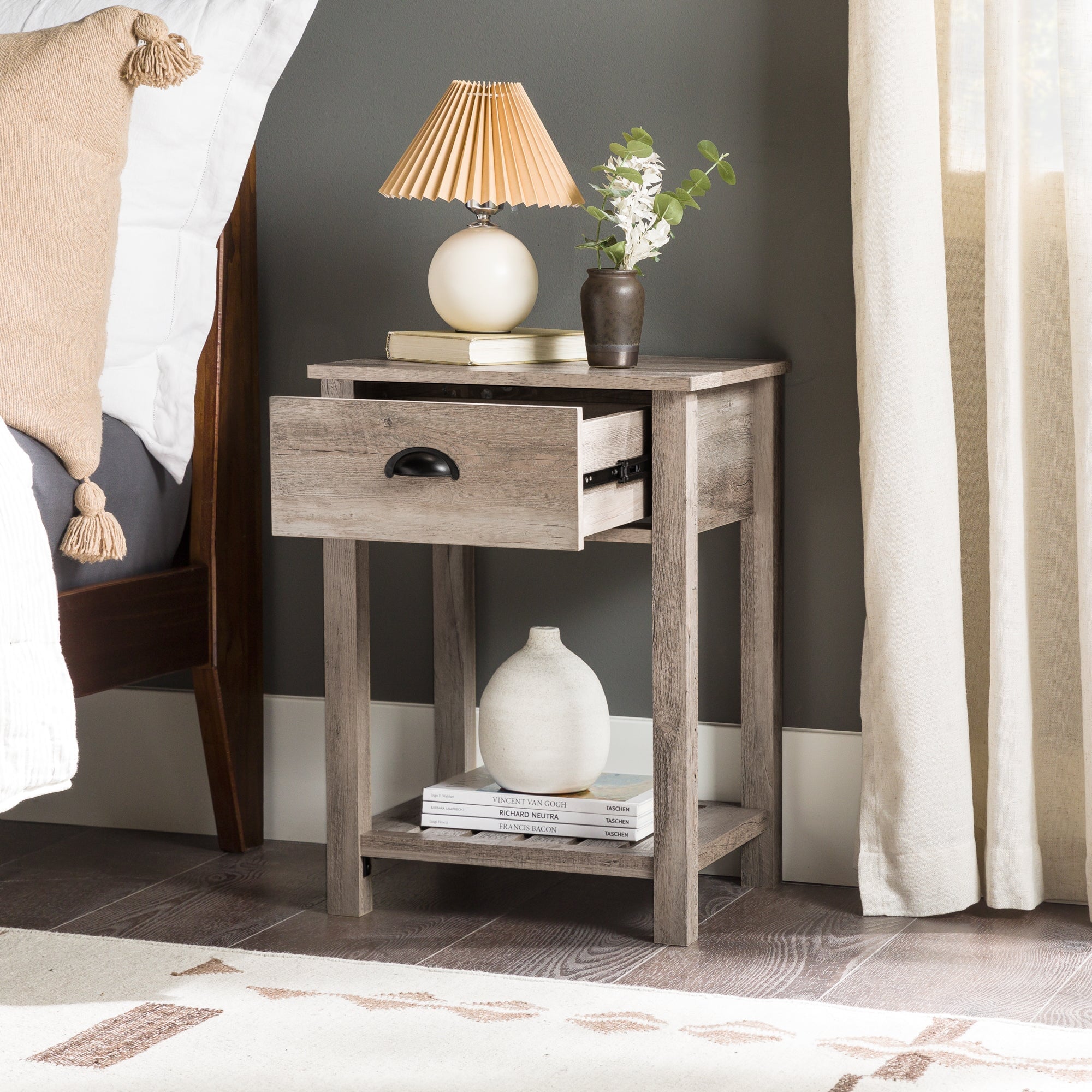 Mesita de noche / mesa auxiliar de estilo campestre