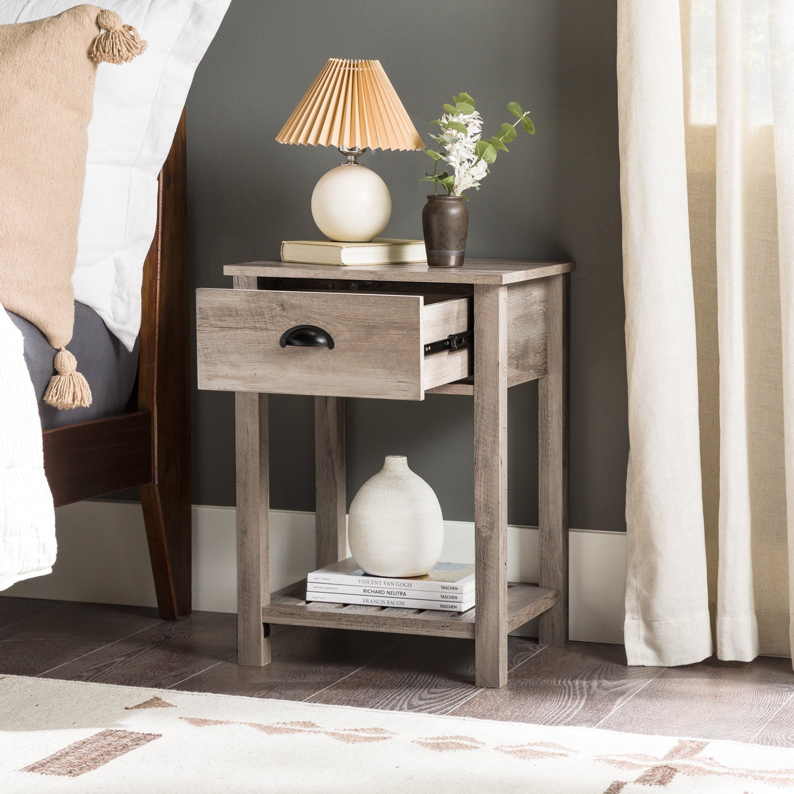 Mesita de noche / mesa auxiliar de estilo campestre
