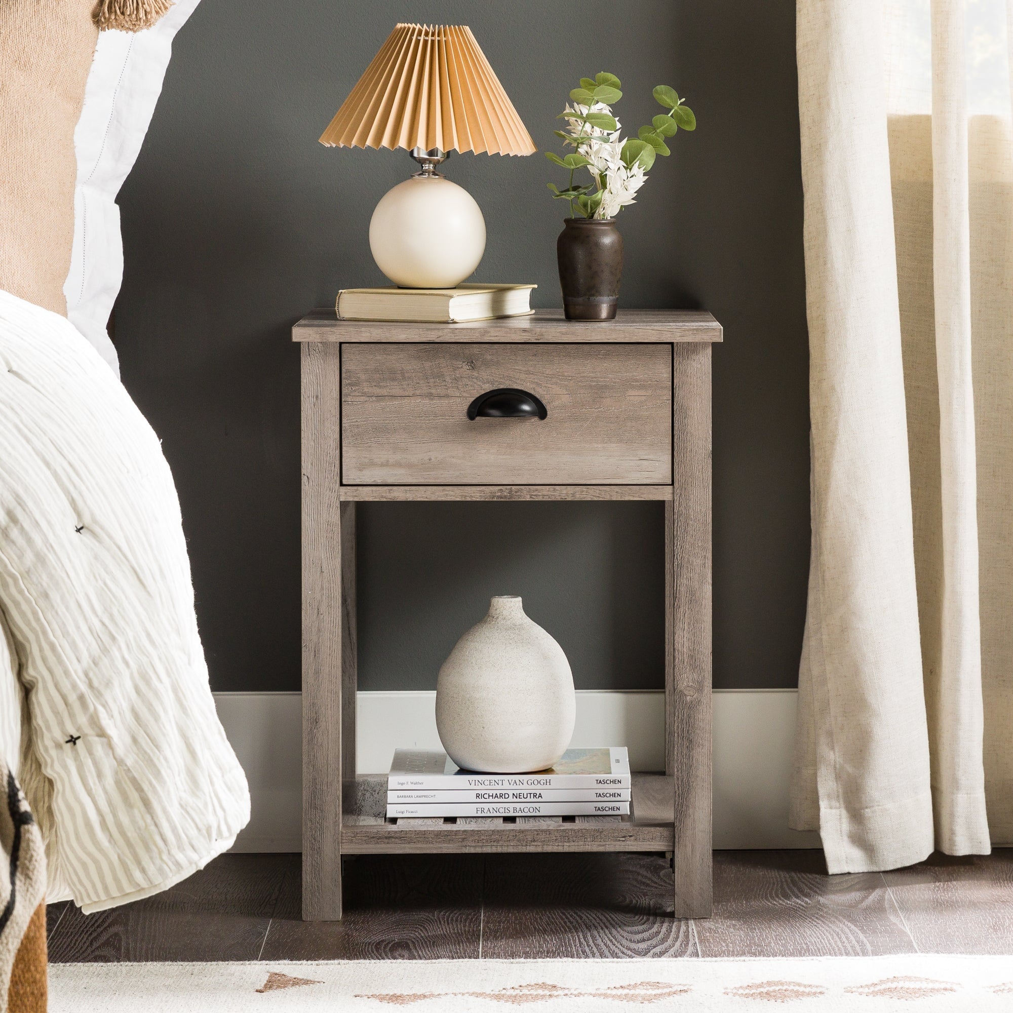 Mesita de noche / mesa auxiliar de estilo campestre