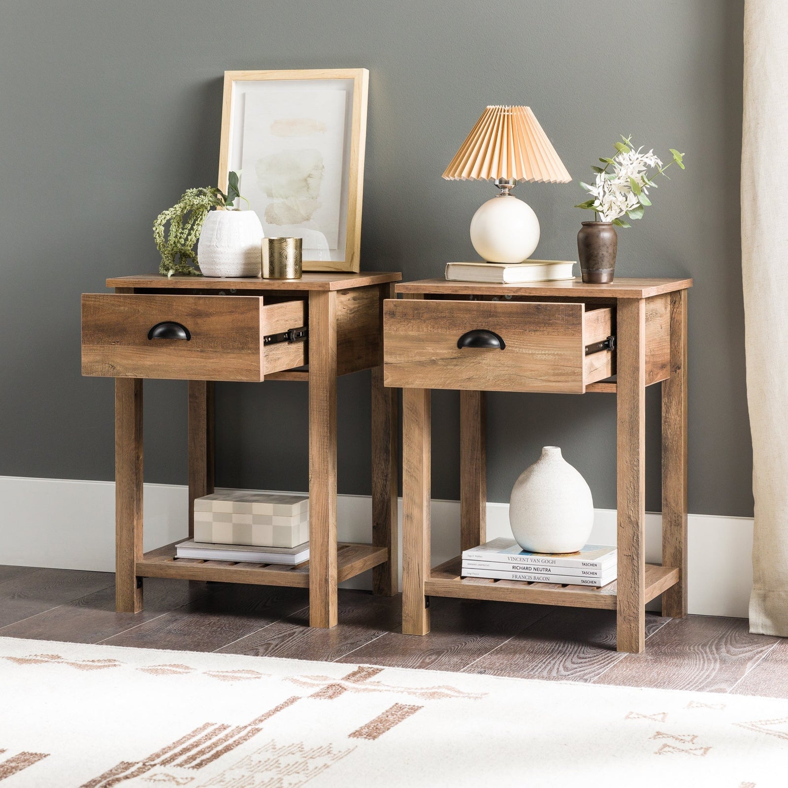 Mesita de noche / mesa auxiliar de estilo campestre