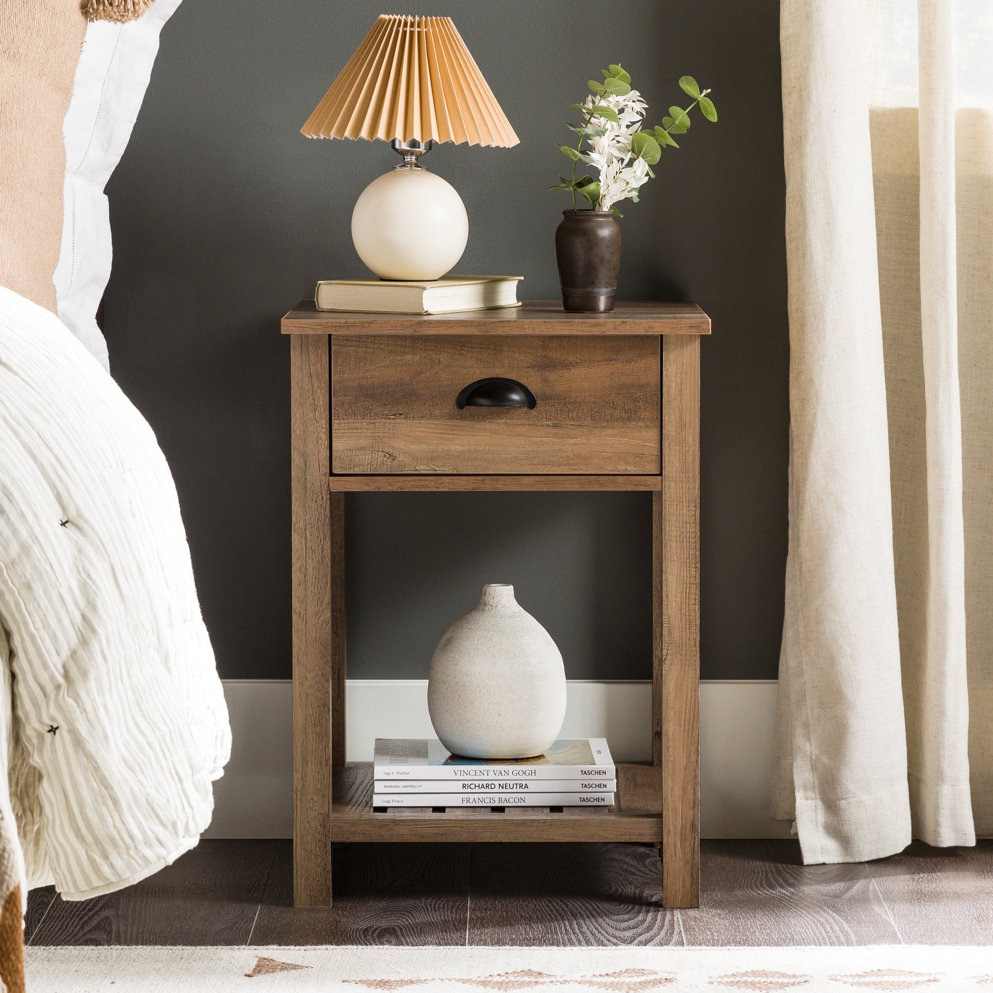 Mesita de noche / mesa auxiliar de estilo campestre