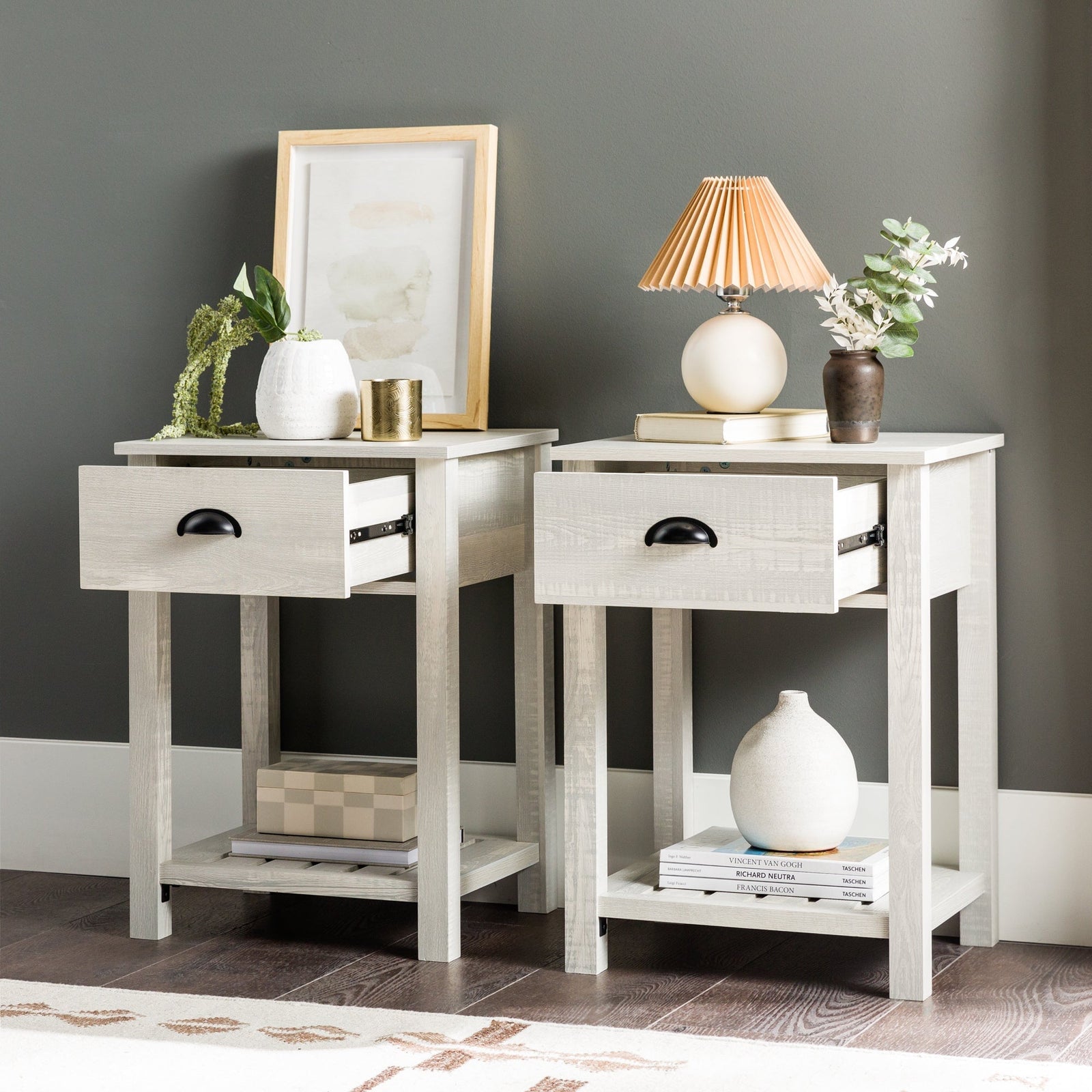 Mesita de noche / mesa auxiliar de estilo campestre