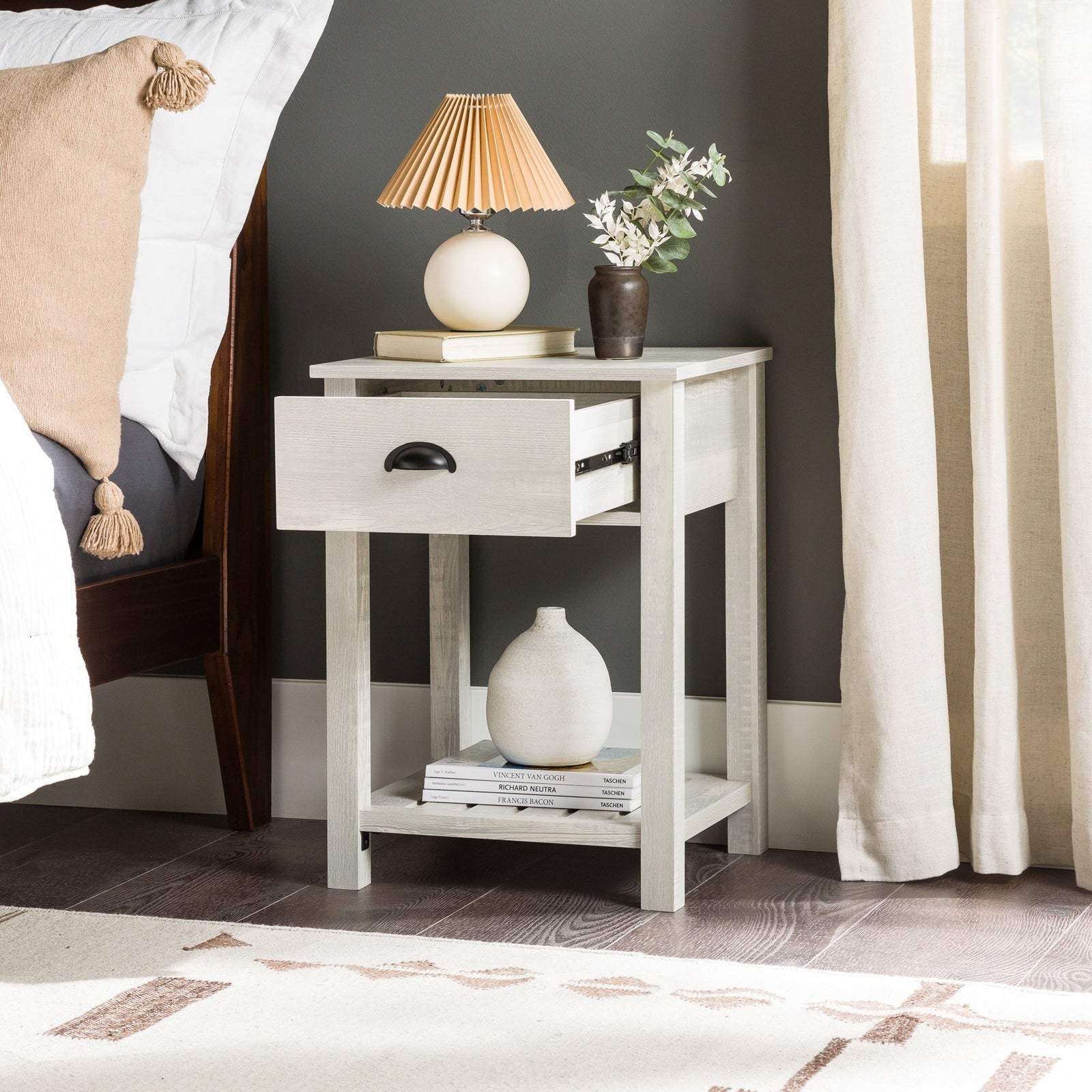 Mesita de noche / mesa auxiliar de estilo campestre