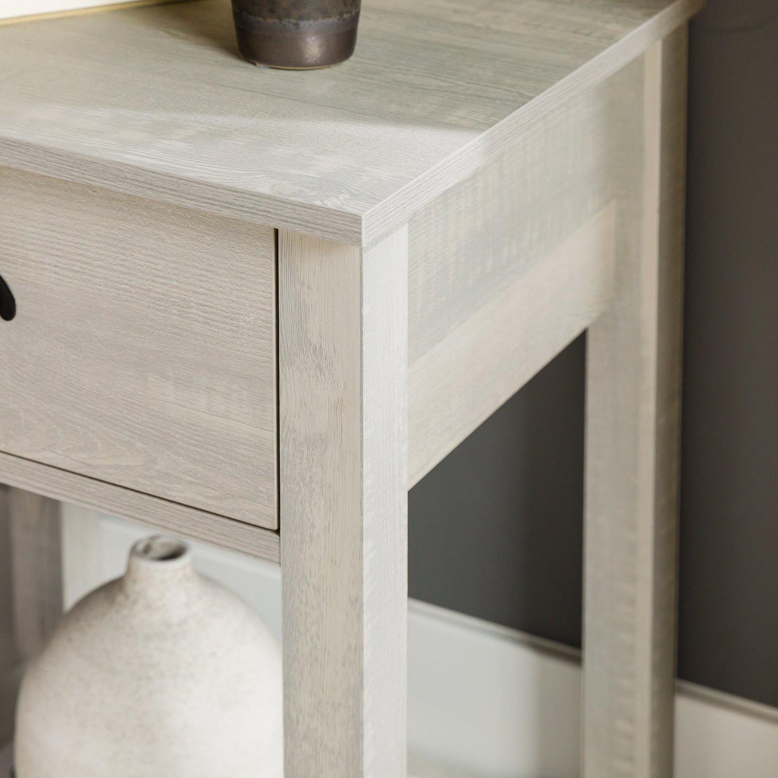 Mesita de noche / mesa auxiliar de estilo campestre