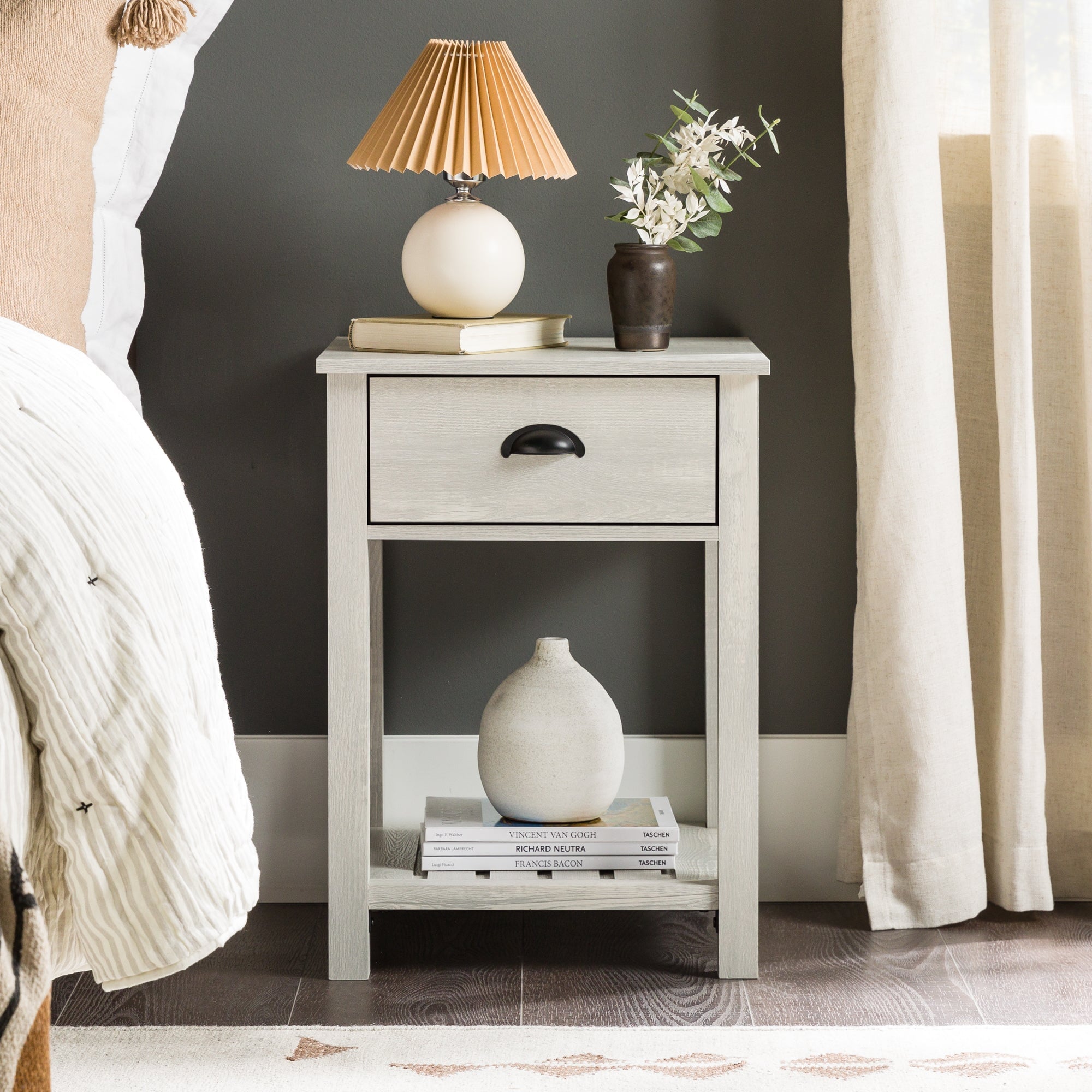 Mesita de noche / mesa auxiliar de estilo campestre