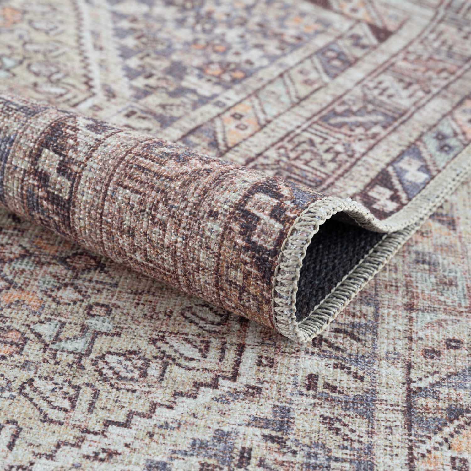 Alfombra lavable de pelo plano color canela Barny