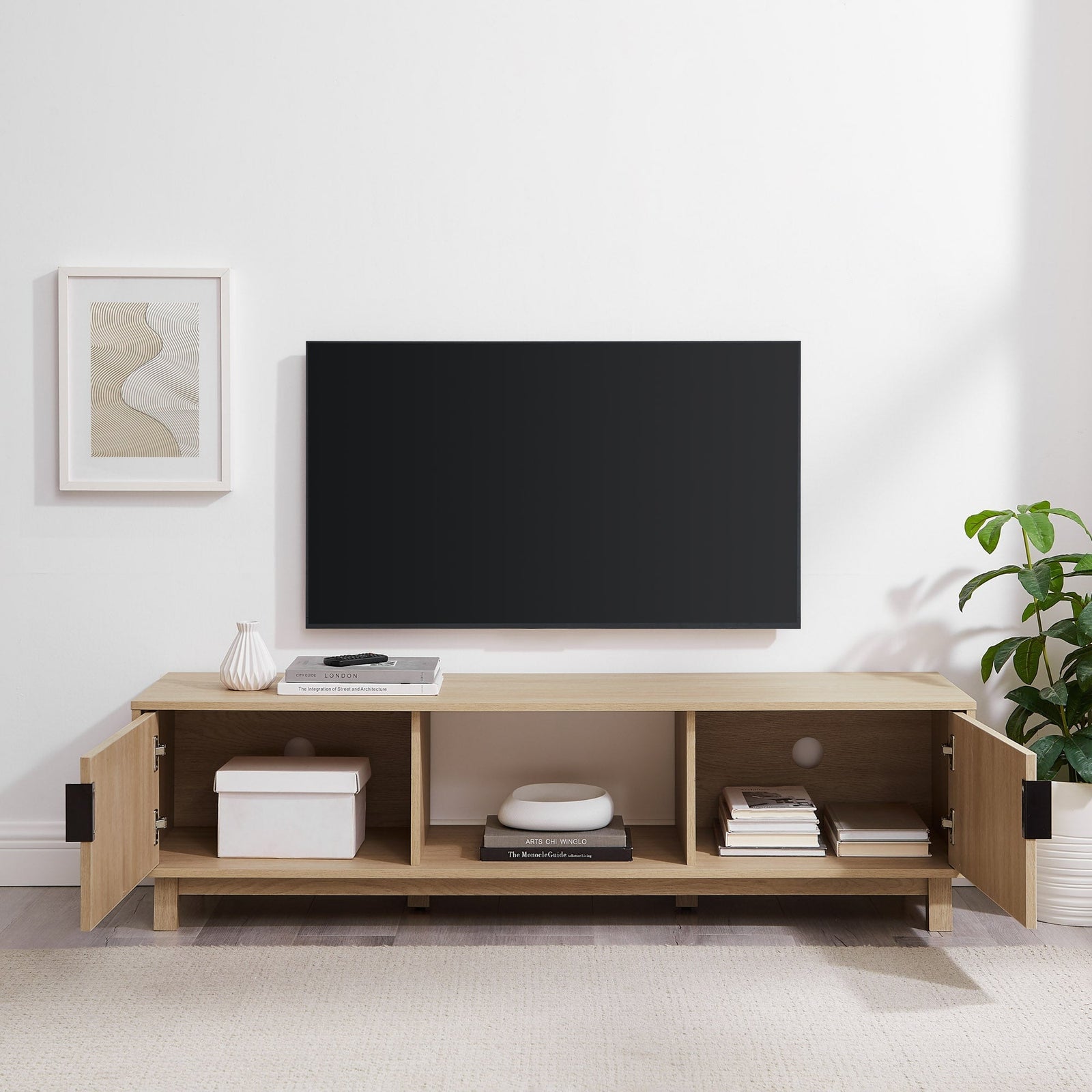 Mueble de TV escandinavo con estructura de láminas Reema Arundo