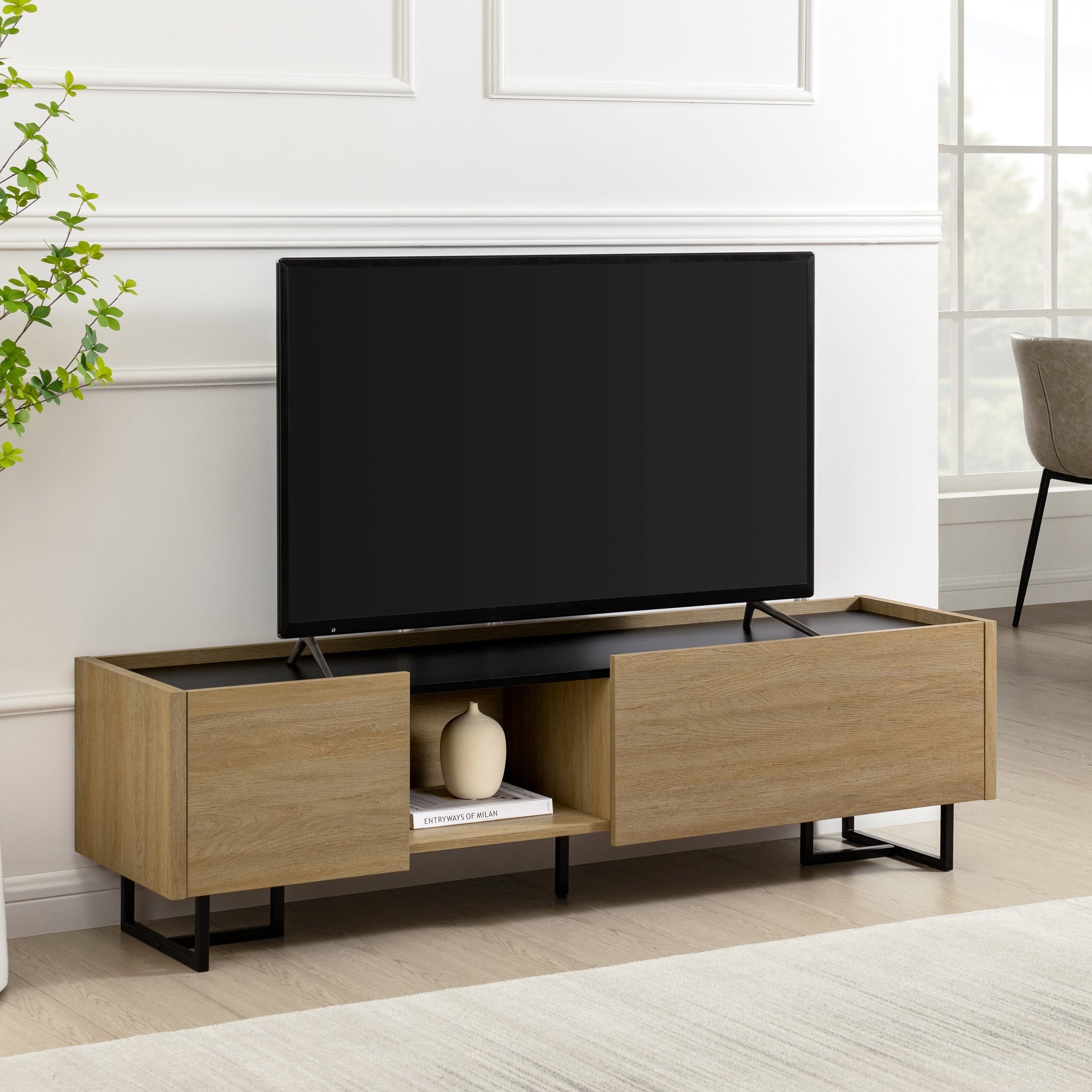 Consola multimedia minimalista Arwin